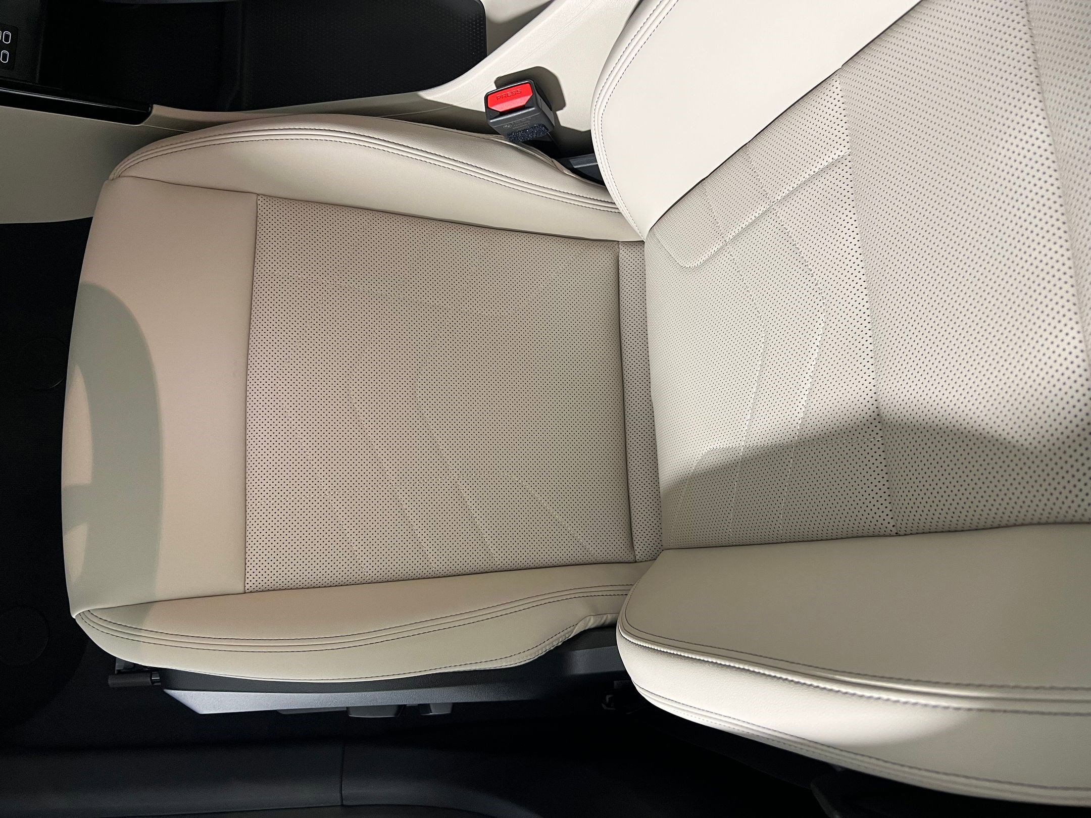 2025 BMW X2 28i - Photo 23