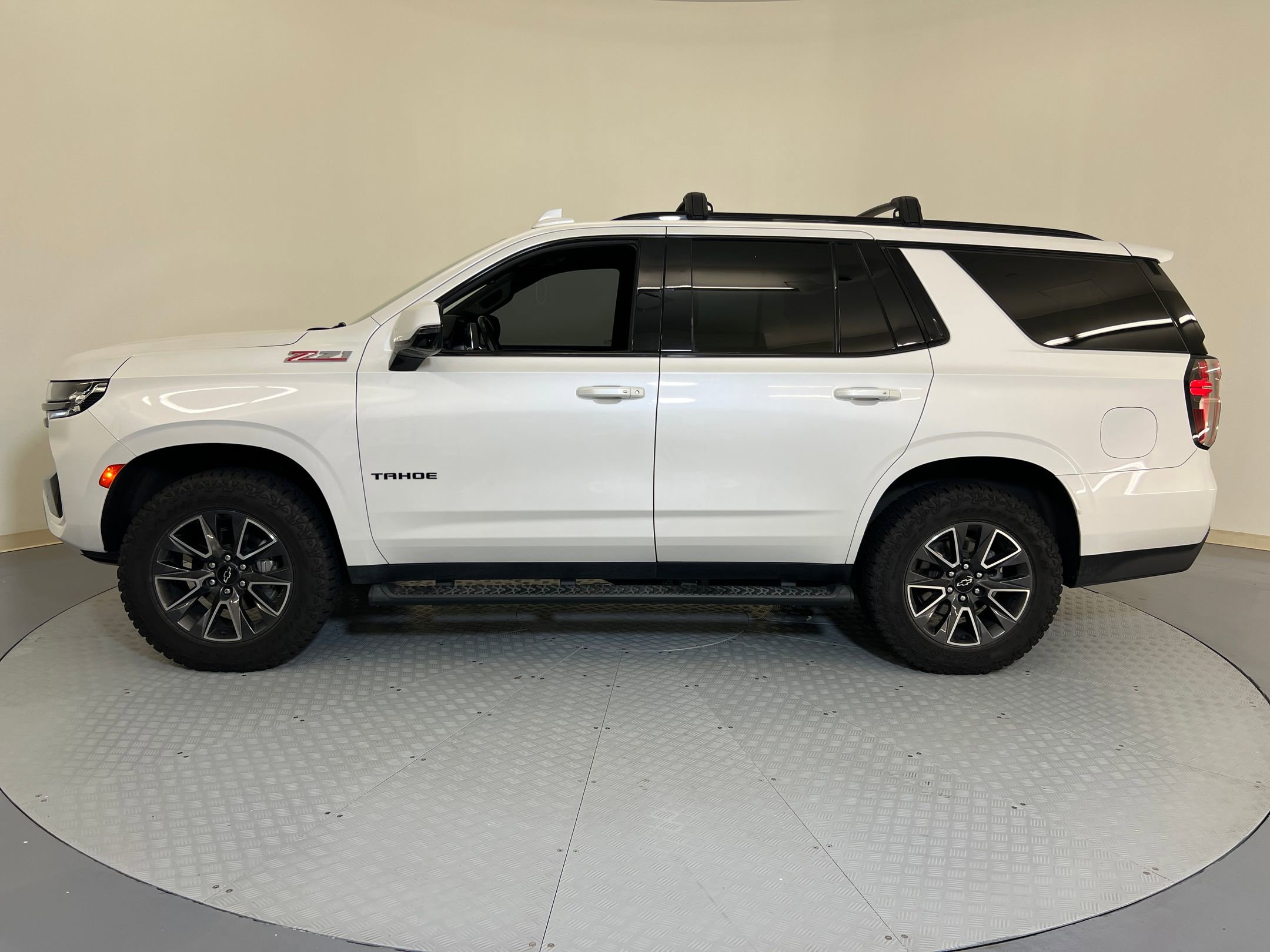2022 Chevrolet Tahoe Z71 photo 2
