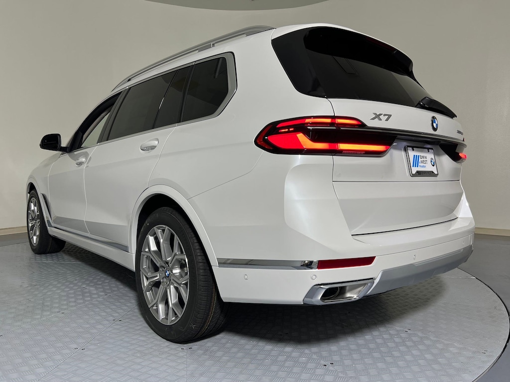 New 2026 BMW X7 xDrive40i SUV