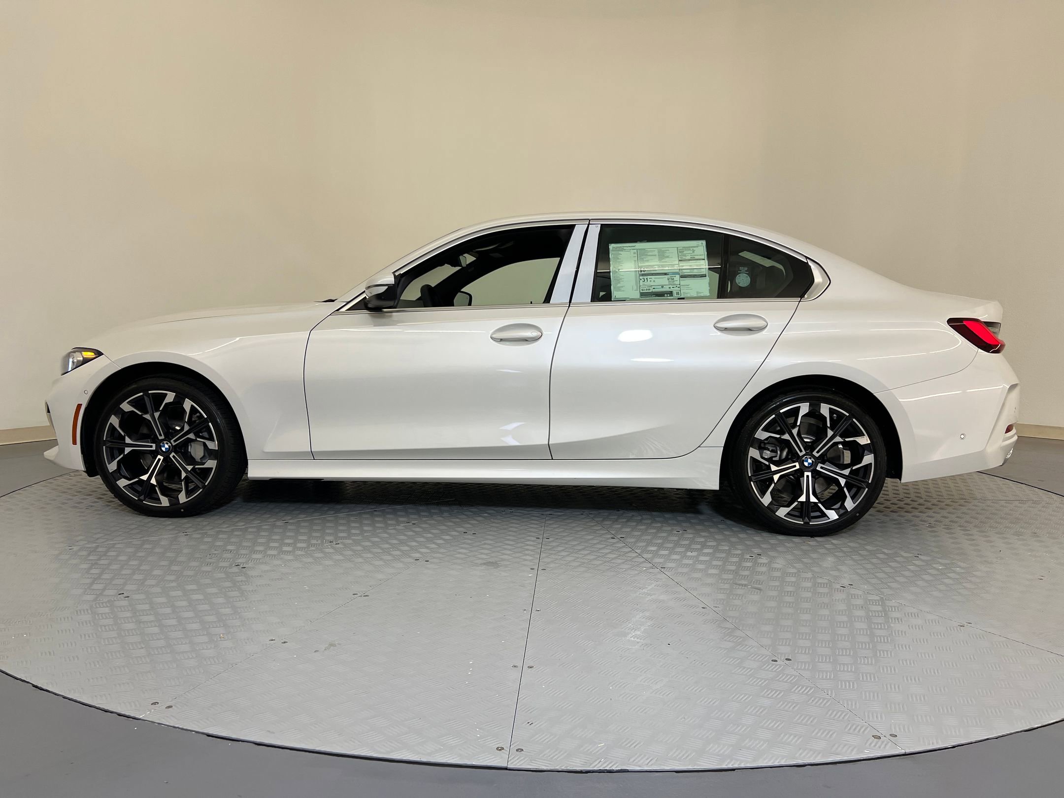 2025 Bmw 330i photo 2