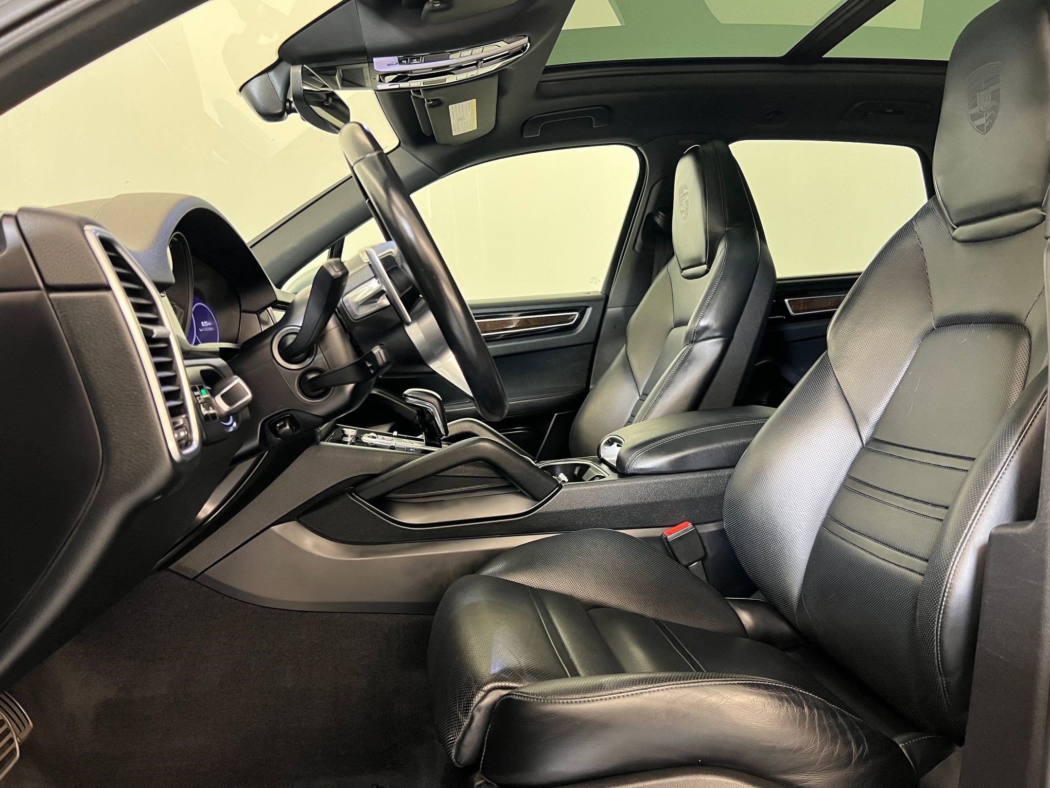 2021 Porsche Cayenne S photo 4