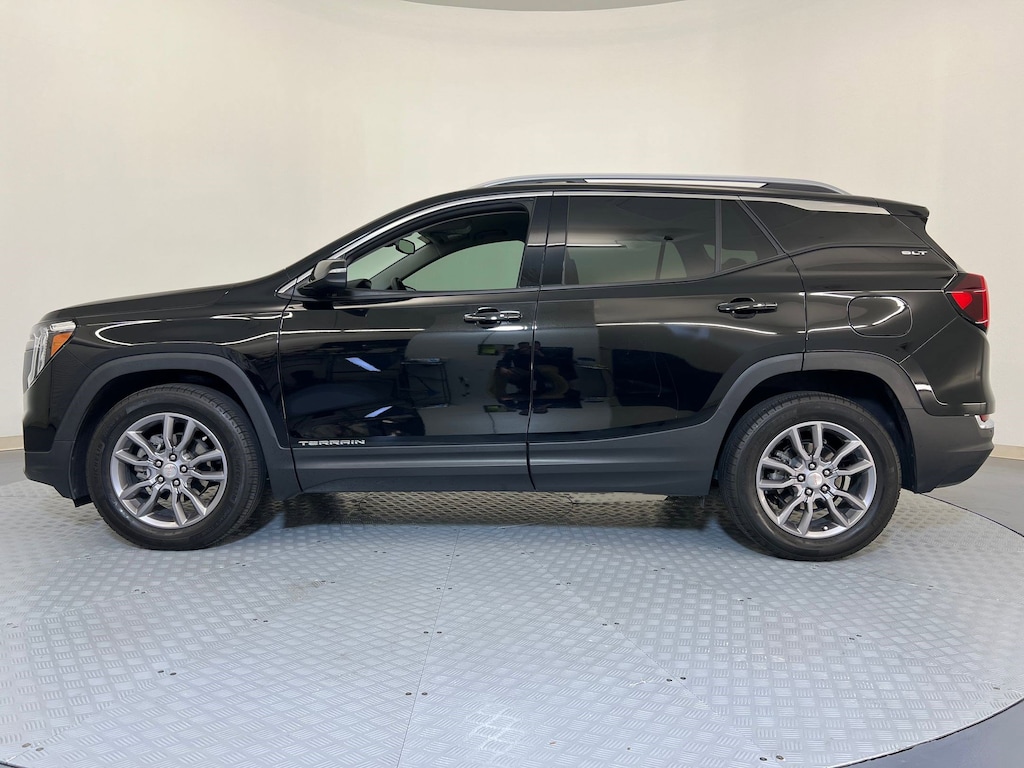 Used 2024 GMC Terrain SLT SUV