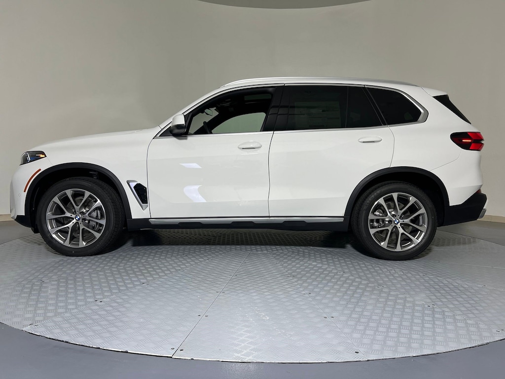 New 2026 BMW X5 sDrive40i SUV