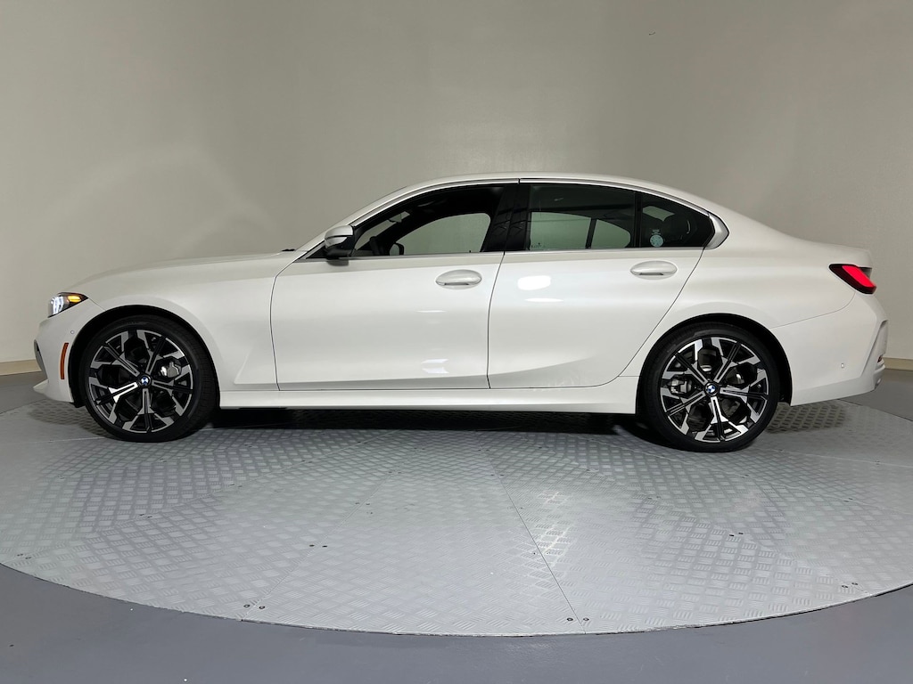 New 2025 BMW 330i xDrive Sedan
