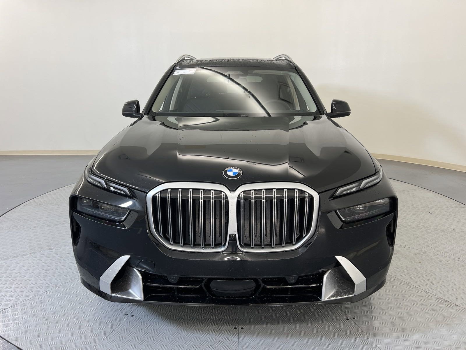 Used 2024 BMW X7 40i with VIN 5UX23EM03R9V26685 for sale in Katy, TX