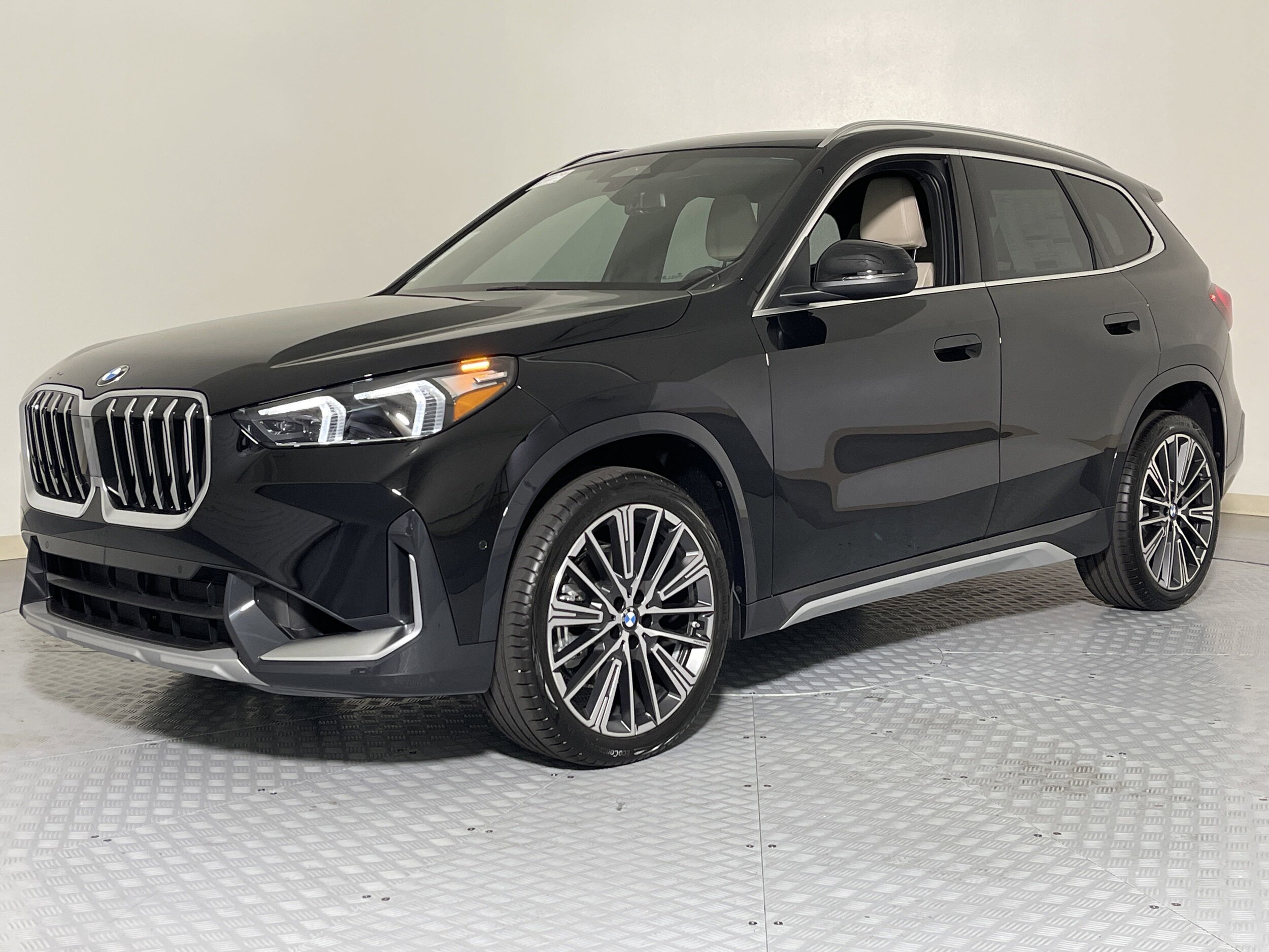2025 Bmw X1 XDrive28i photo 3