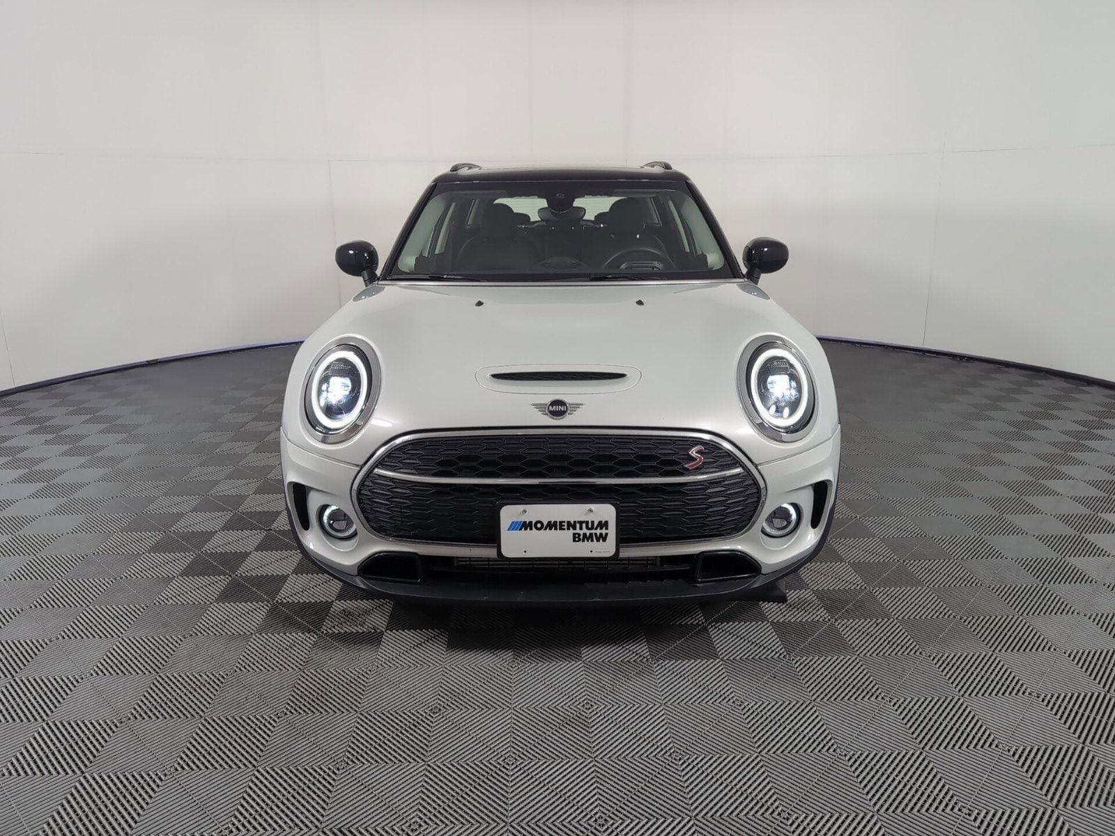 Used 2022 MINI Clubman S with VIN WMWLV7C07N2P82499 for sale in Katy, TX