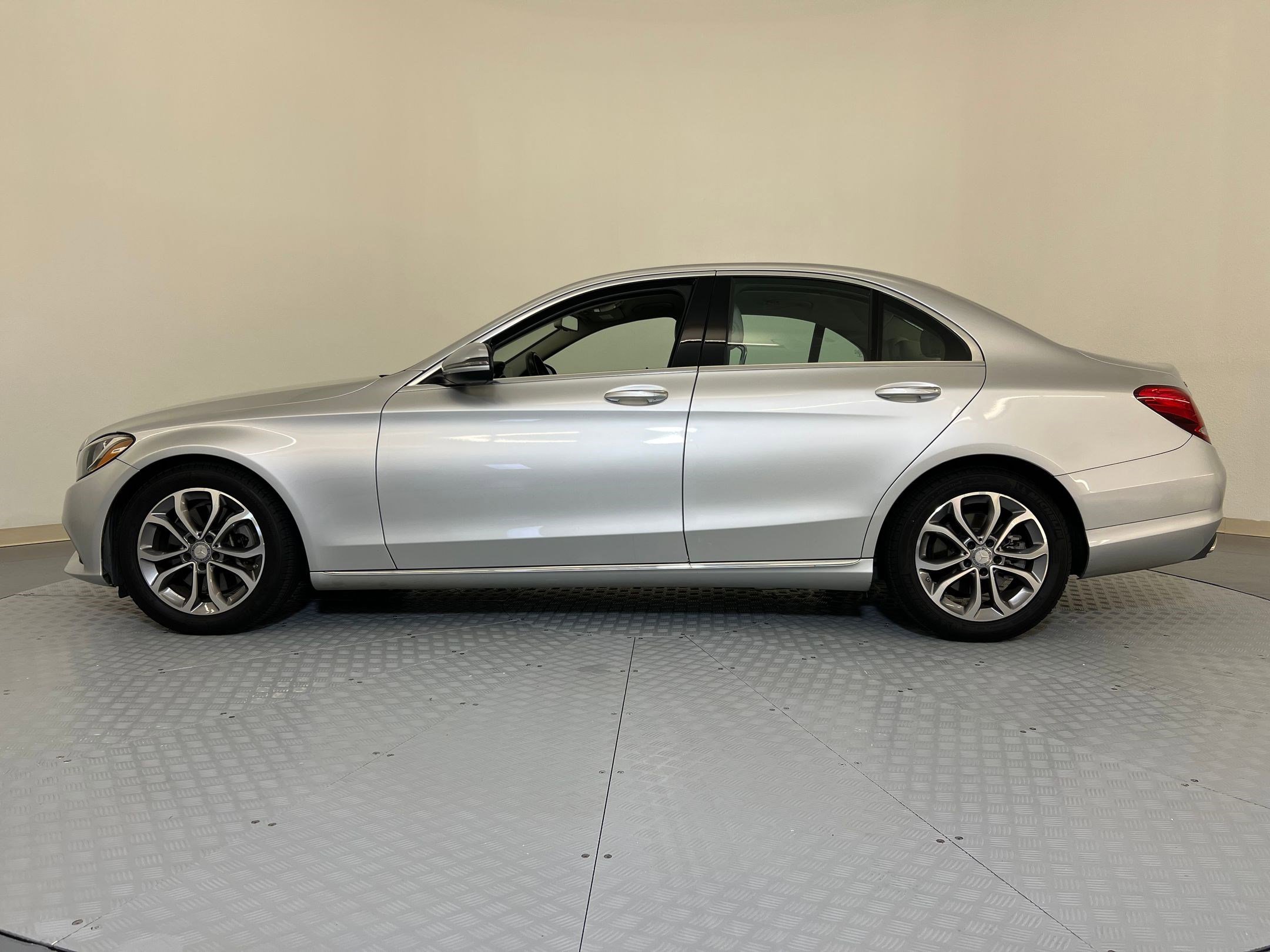 2016 Mercedes Benz C 300 Sedan photo 2
