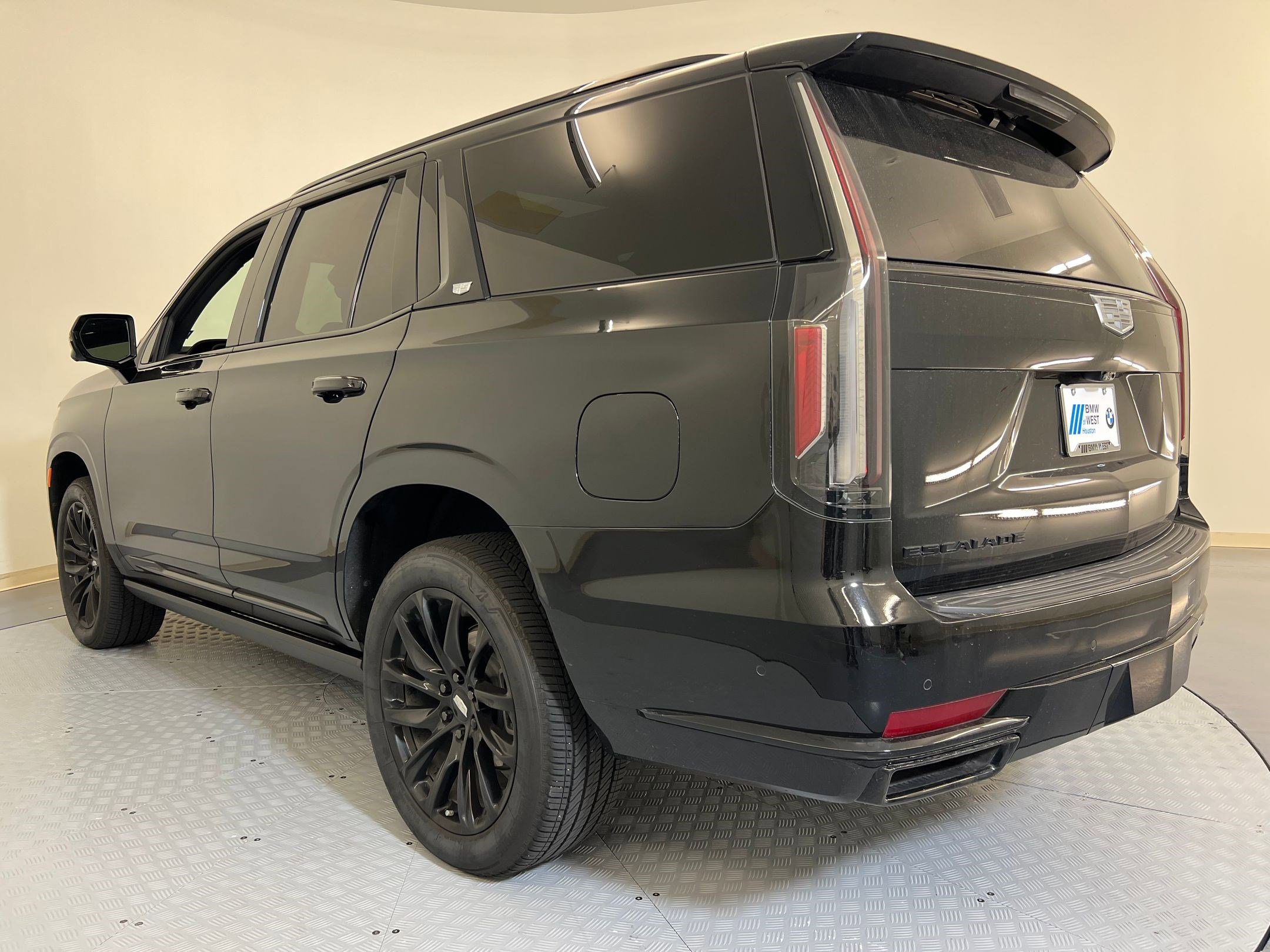 2024 Cadillac Escalade Sport photo 3
