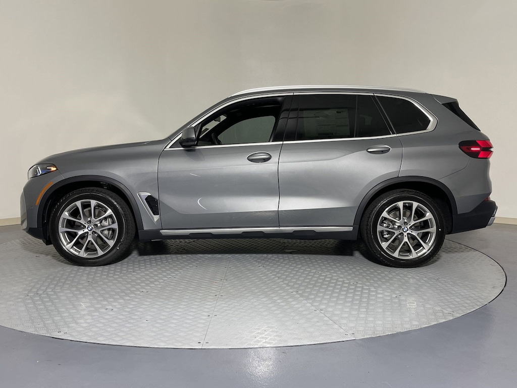 New 2026 BMW X5 sDrive40i SUV