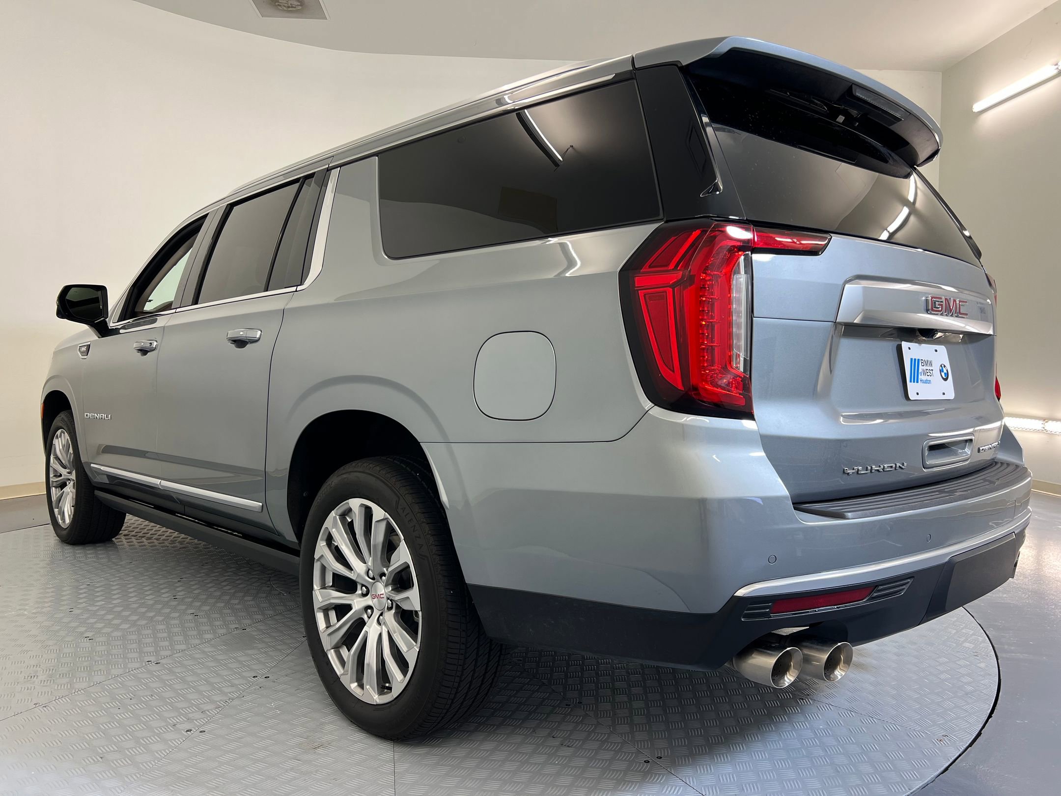 2024 Gmc Yukon XL Denali photo 2
