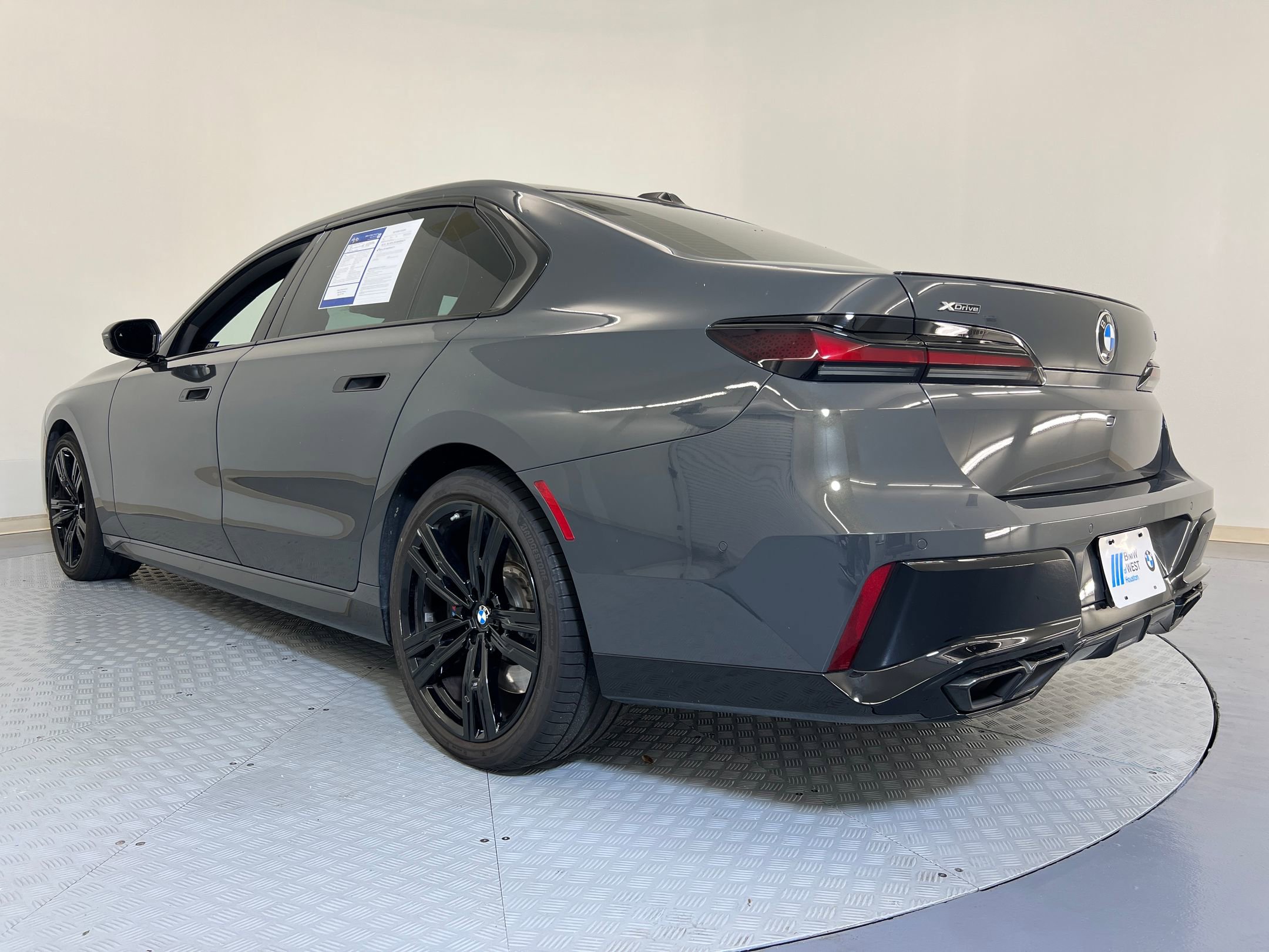 2023 Bmw 760i xDrive photo 2
