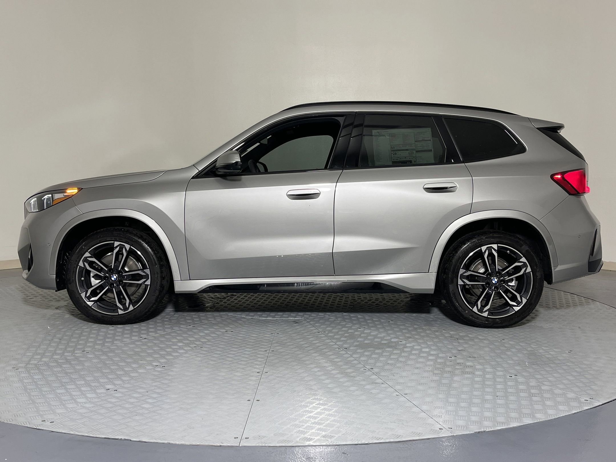 2025 Bmw X1 XDrive28i photo 2