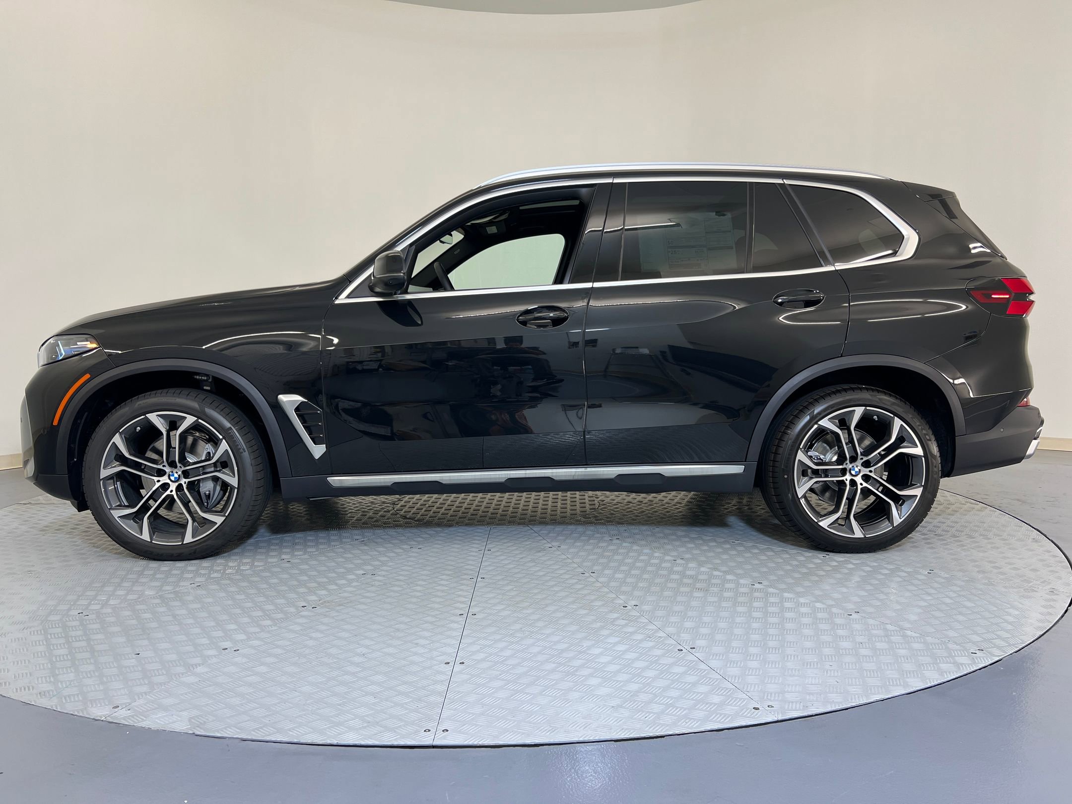 2026 Bmw X5 sDrive40i photo 2