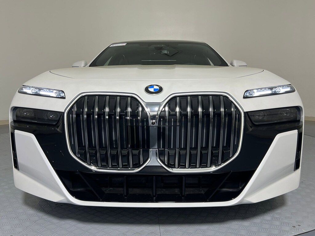 New 2026 BMW 740i Sedan