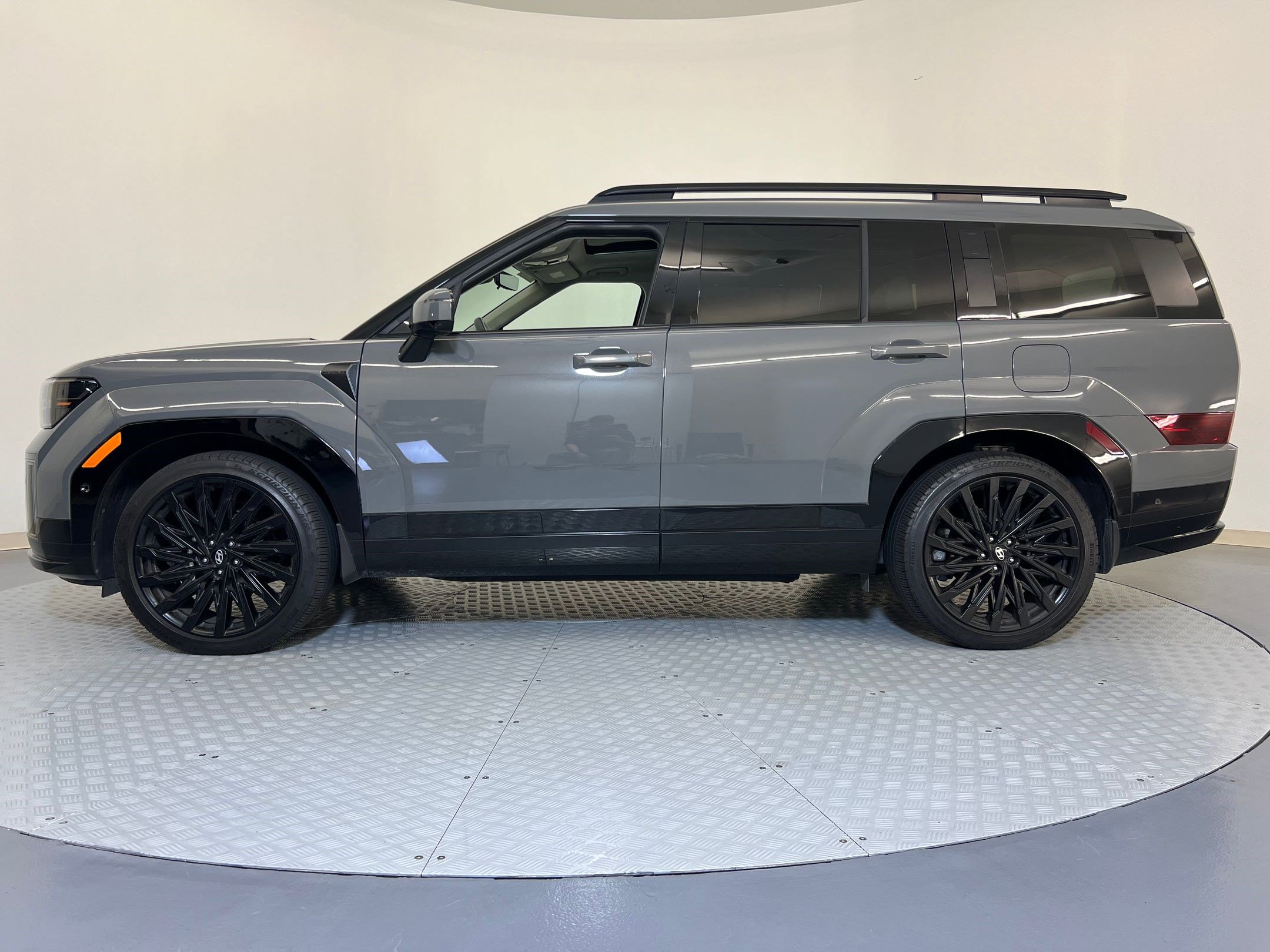 2024 Hyundai Santa Fe Calligraphy photo 2