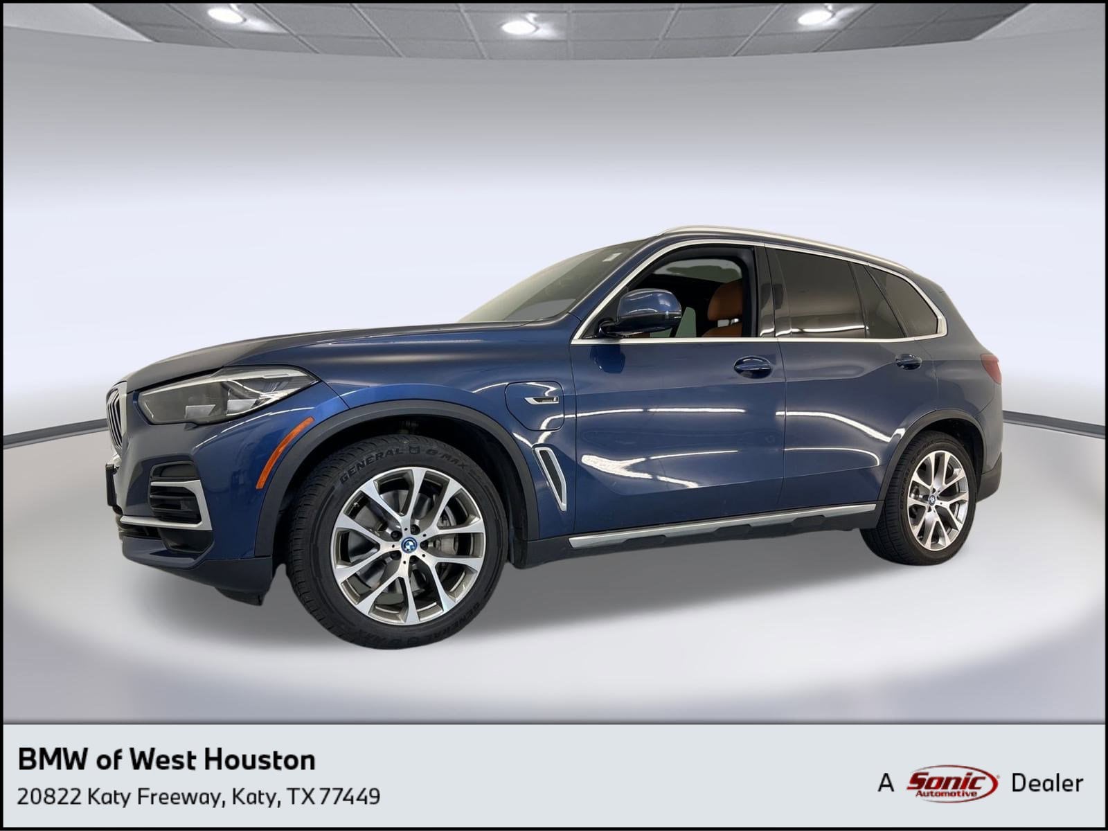 2022 BMW X5 45e's photo