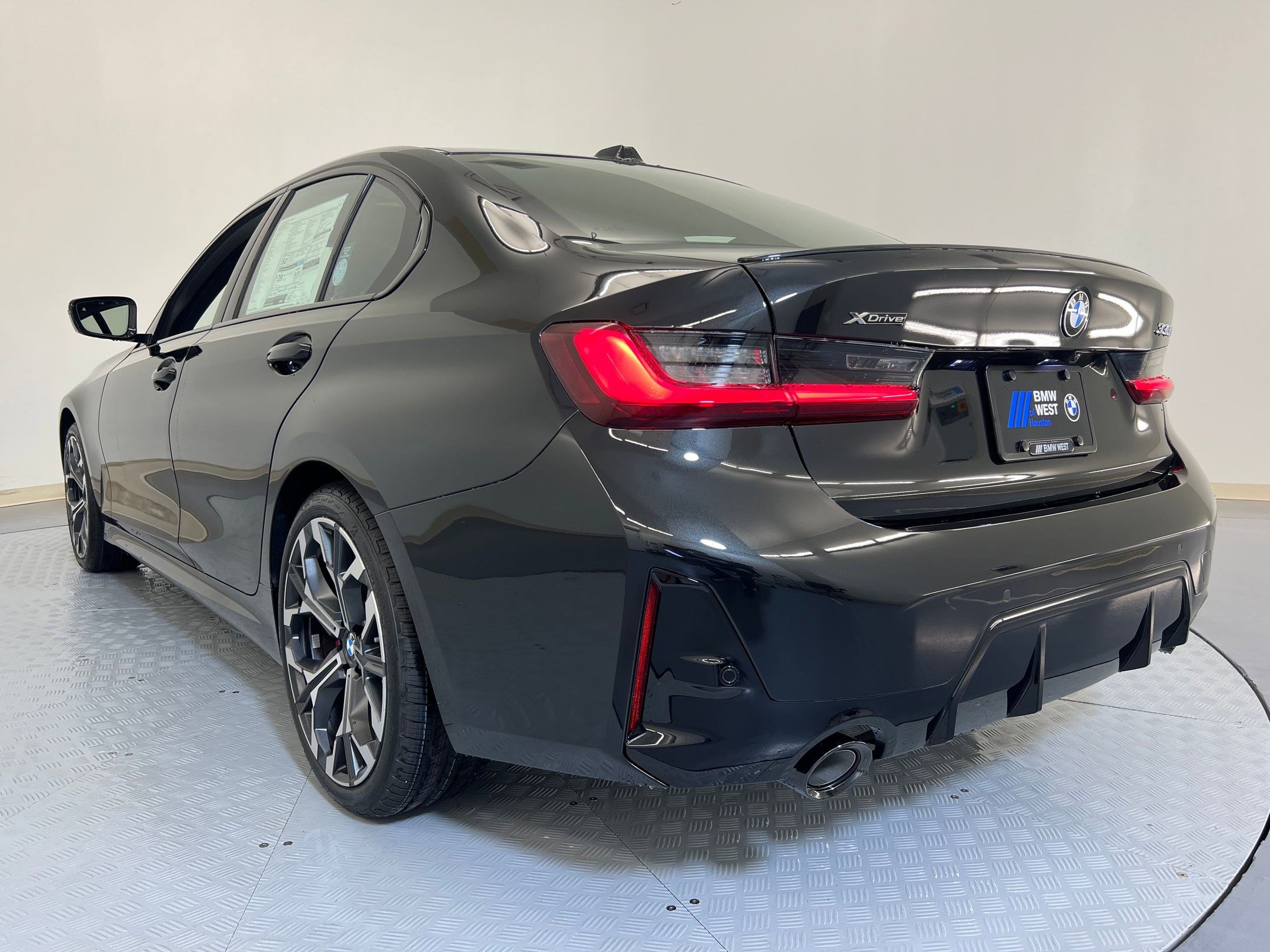 2026 Bmw 330i xDrive Sedan photo 3