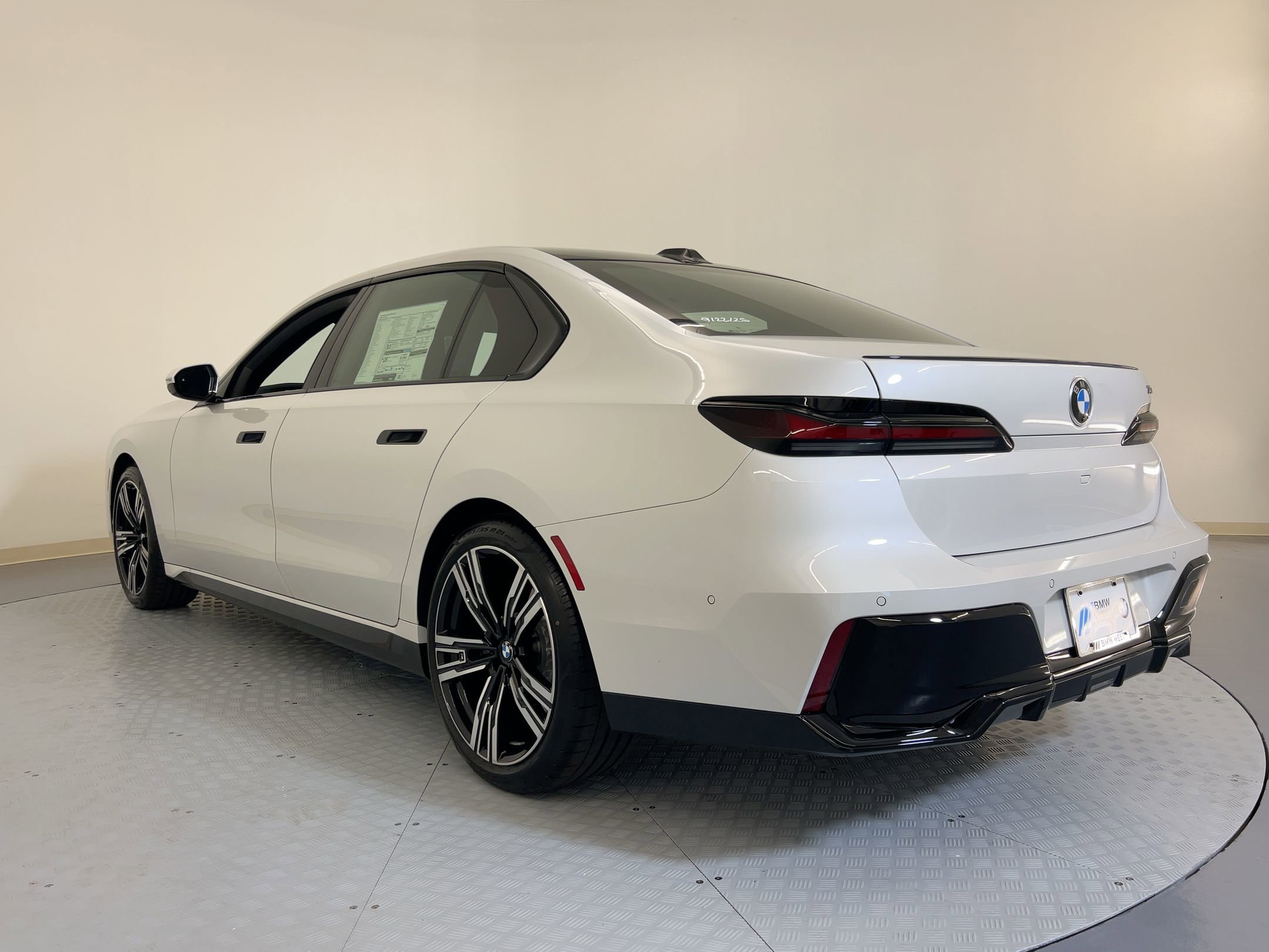 2026 Bmw 740i photo 2