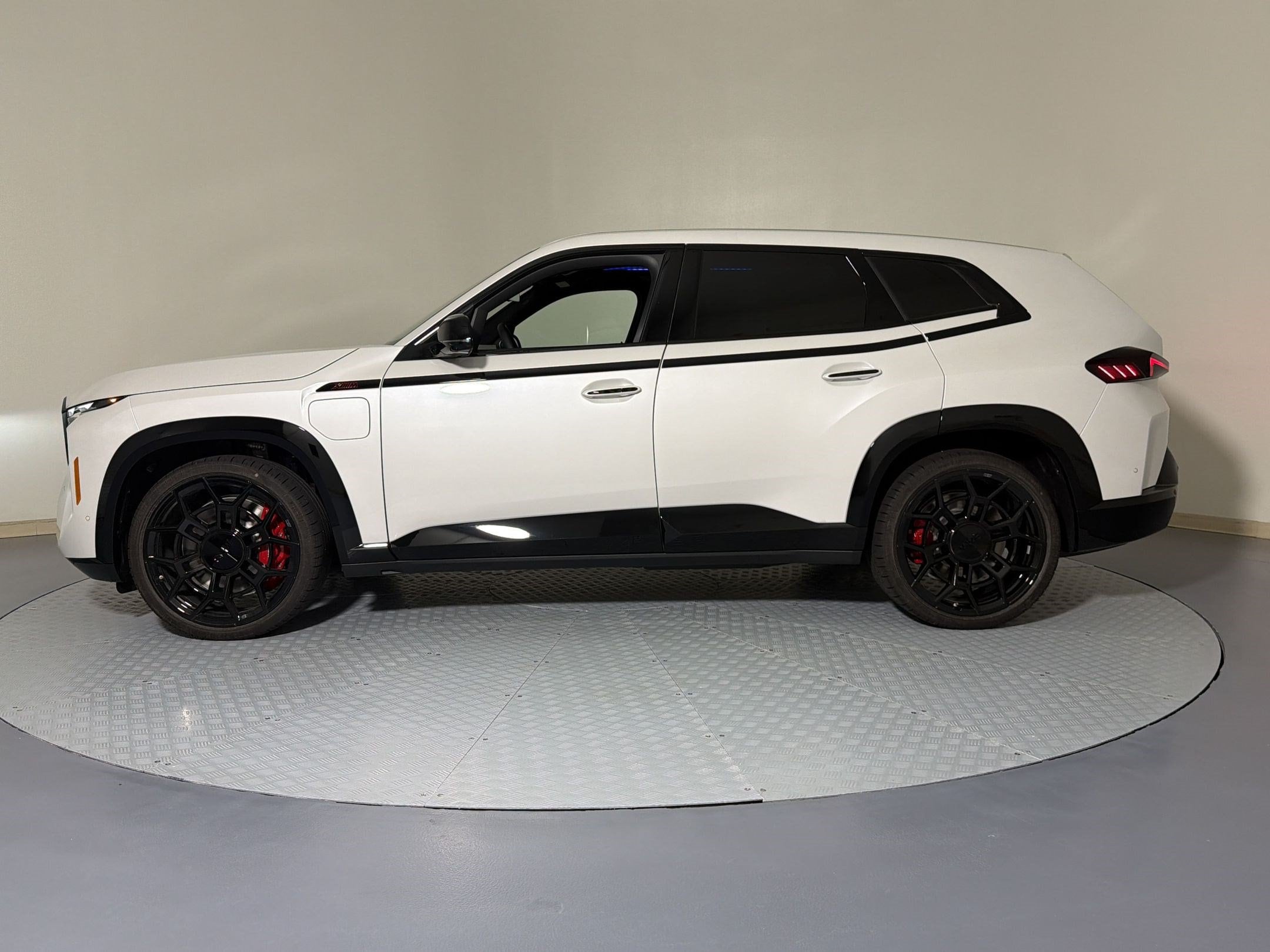 XM Label SUV