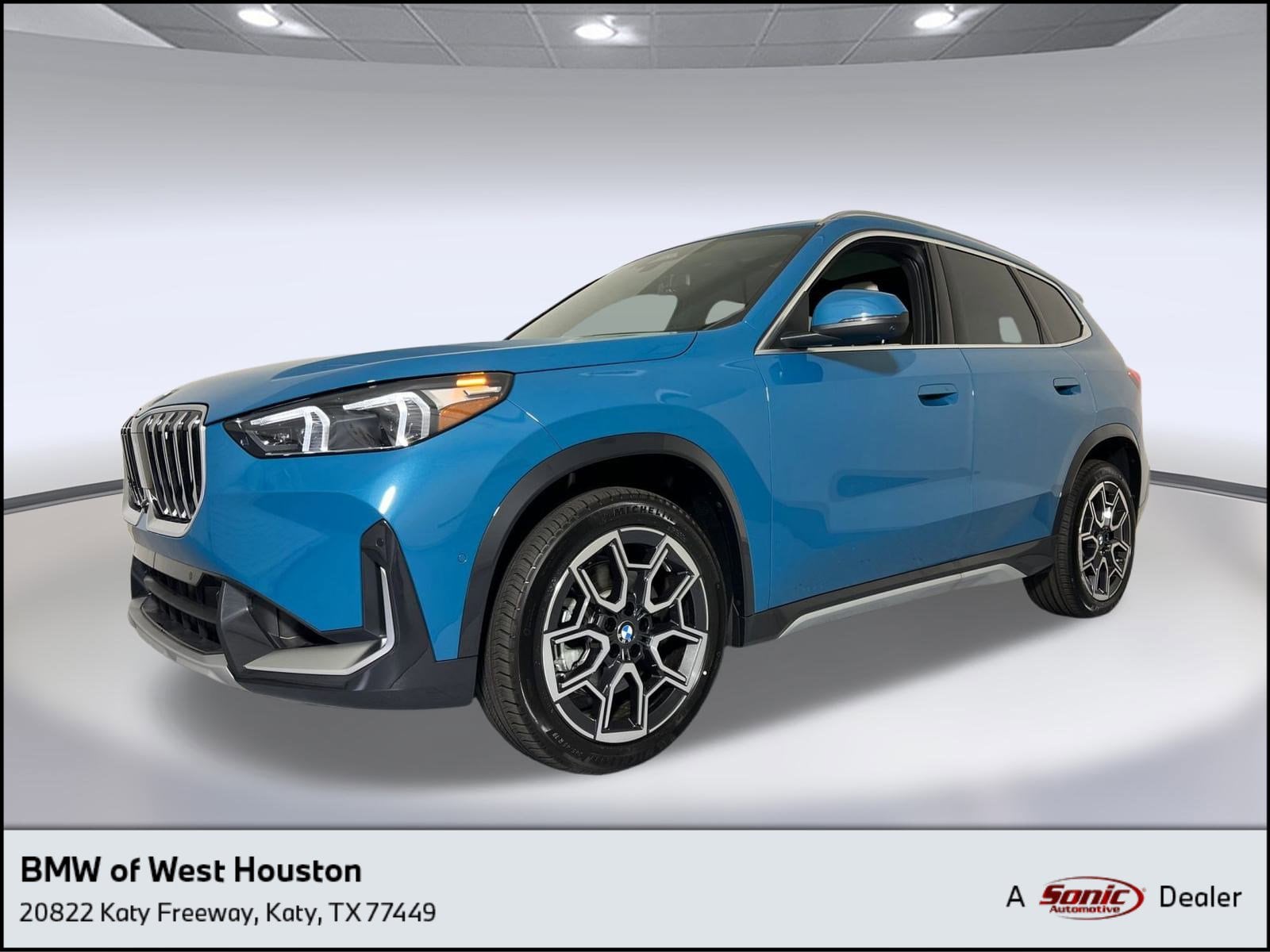 2025 BMW X1 28i's photo