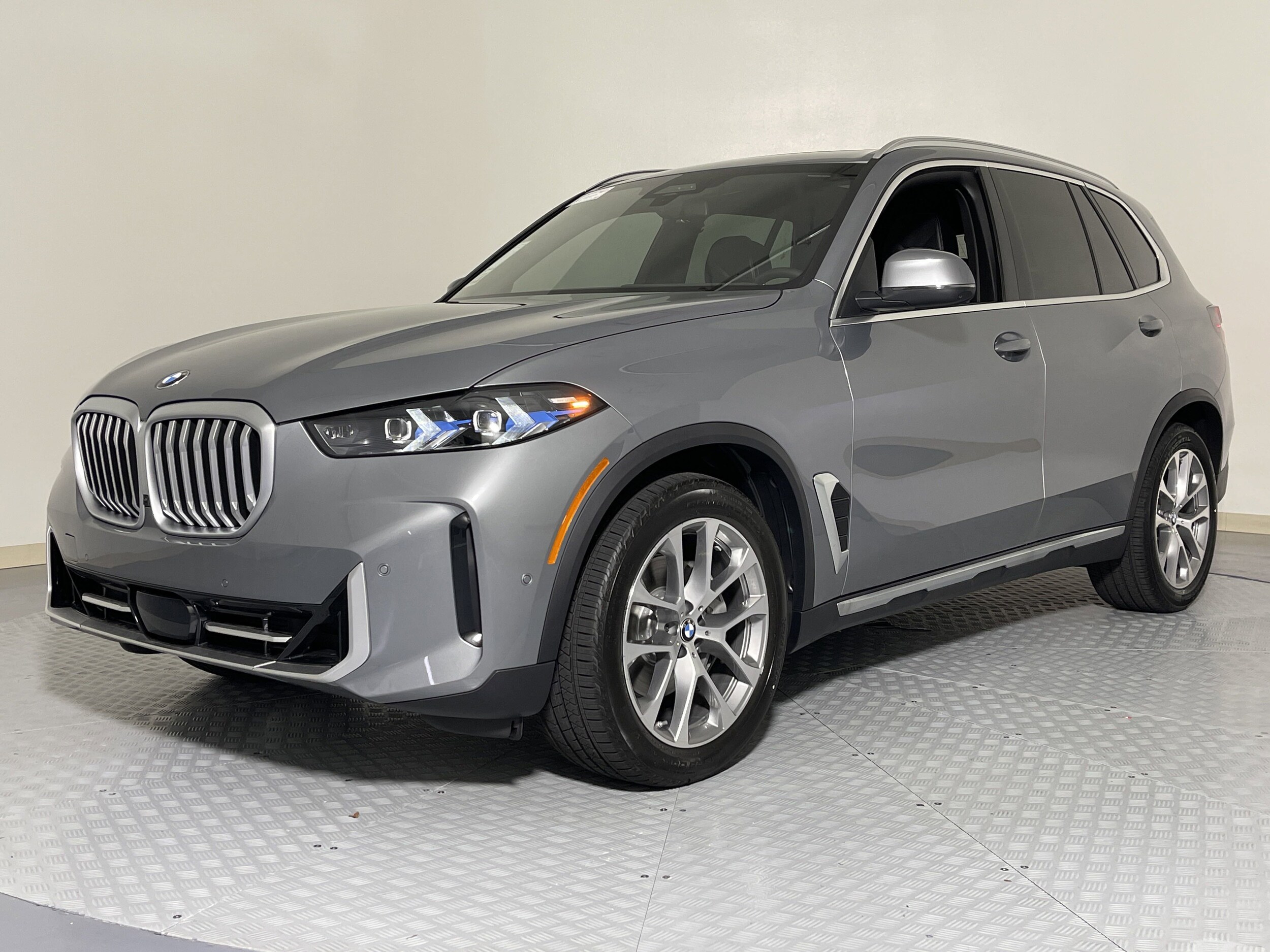 2026 Bmw X5 sDrive40i photo 3