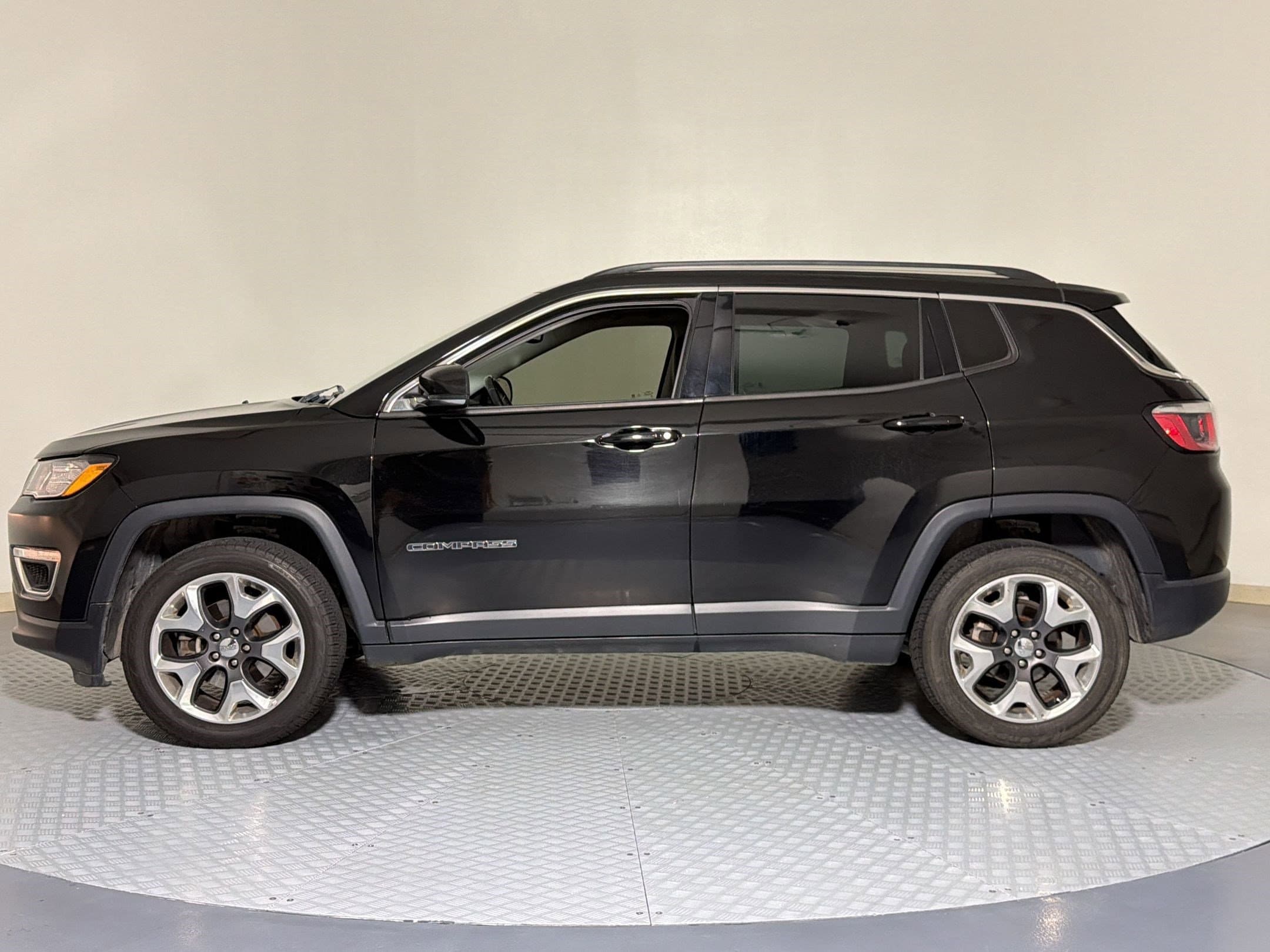 Used 2019 Jeep Compass Limited with VIN 3C4NJDCB3KT619267 for sale in Katy, TX