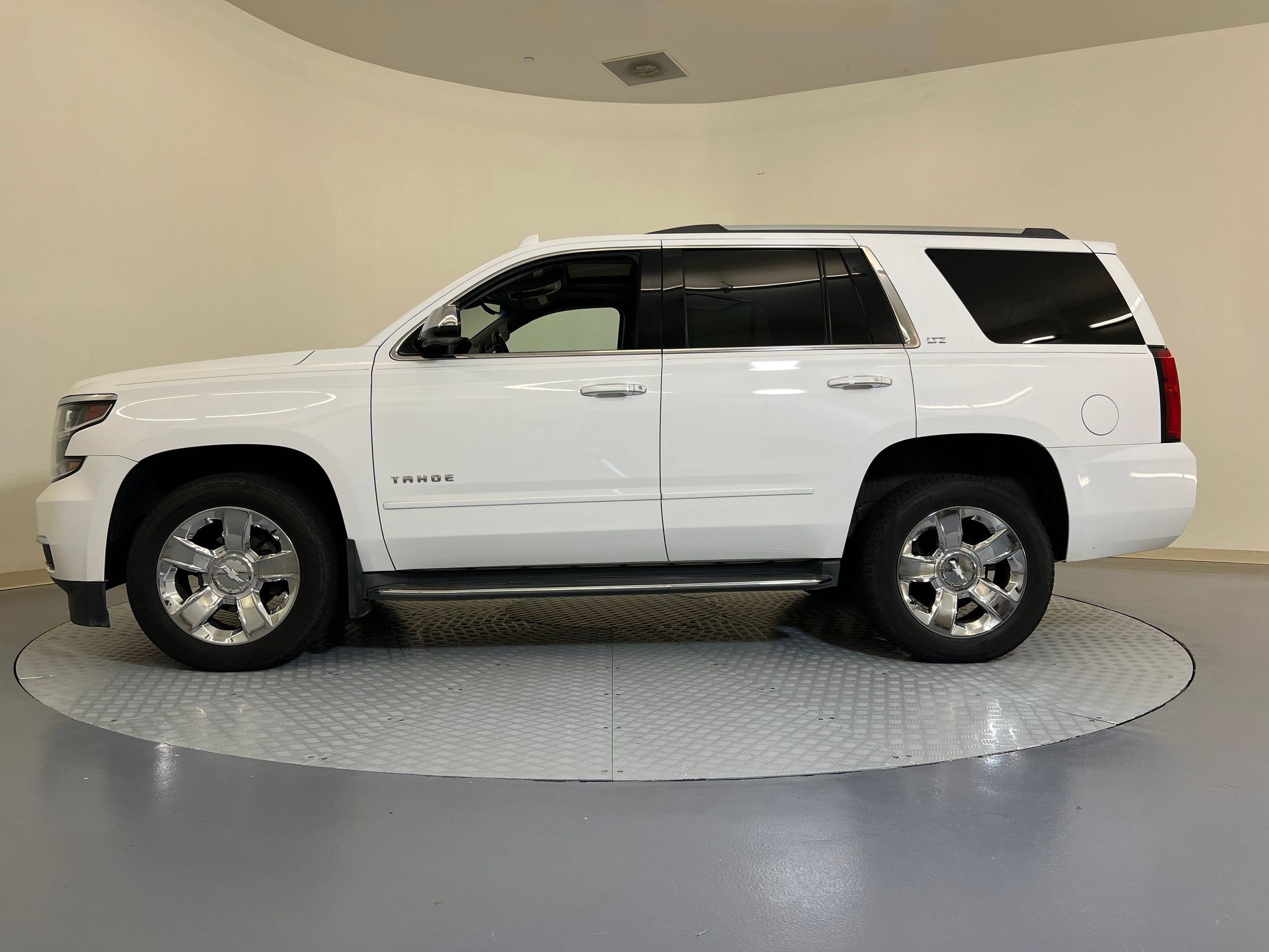 2015 Chevrolet Tahoe LTZ photo 2