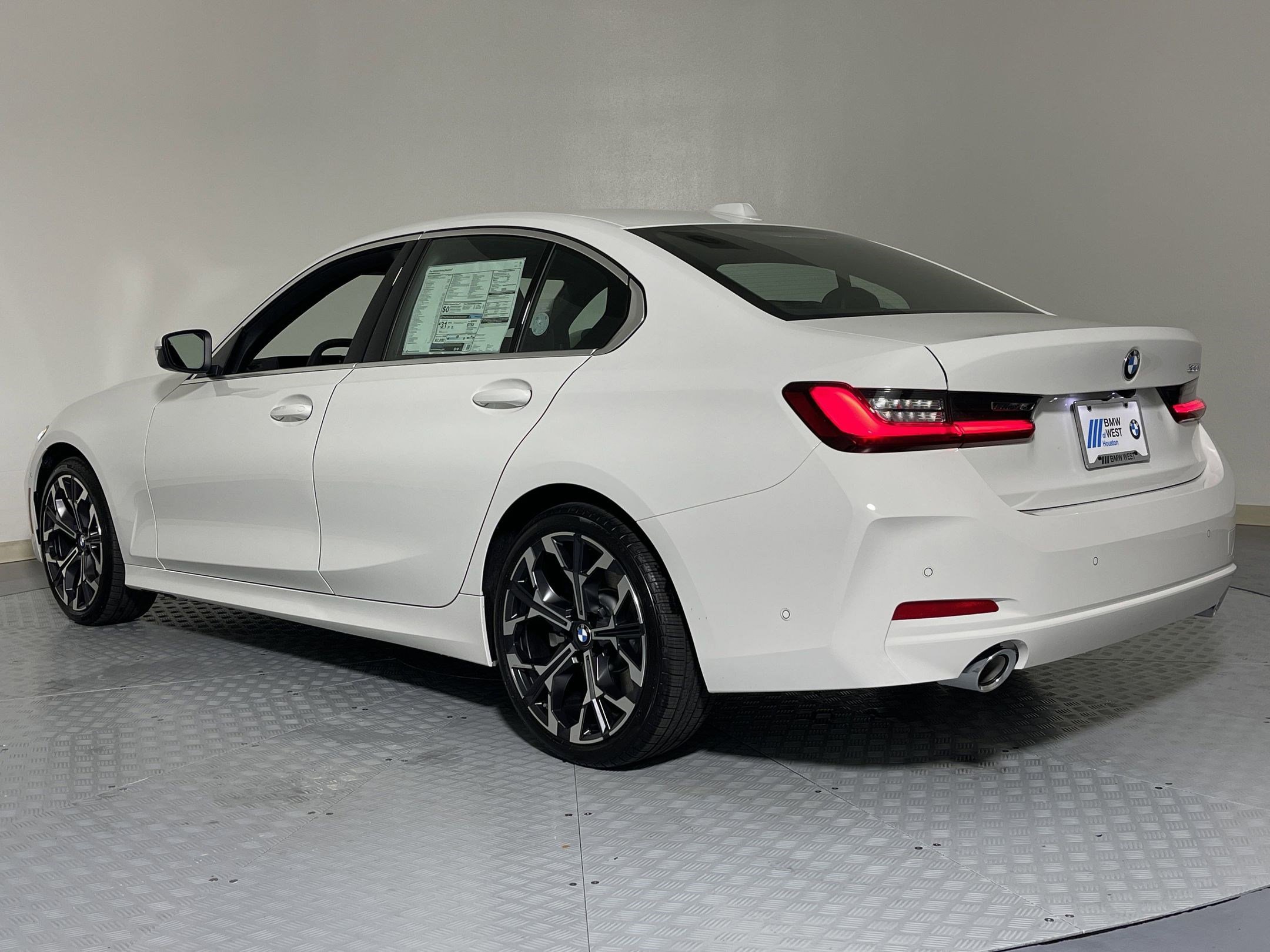 2025 Bmw 330i photo 3