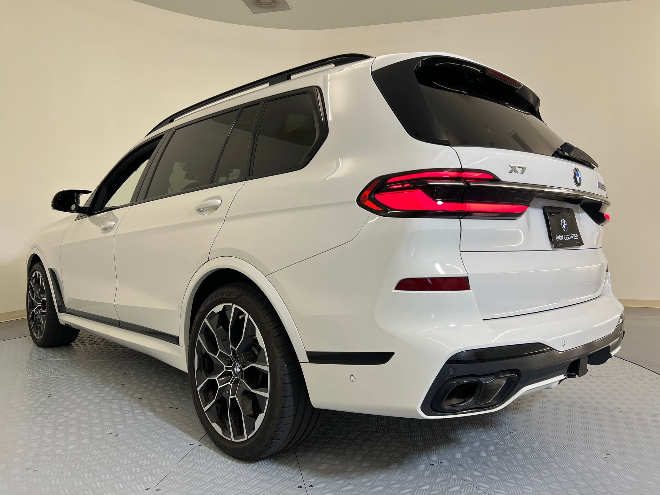 2023 Bmw X7 M60i photo 3