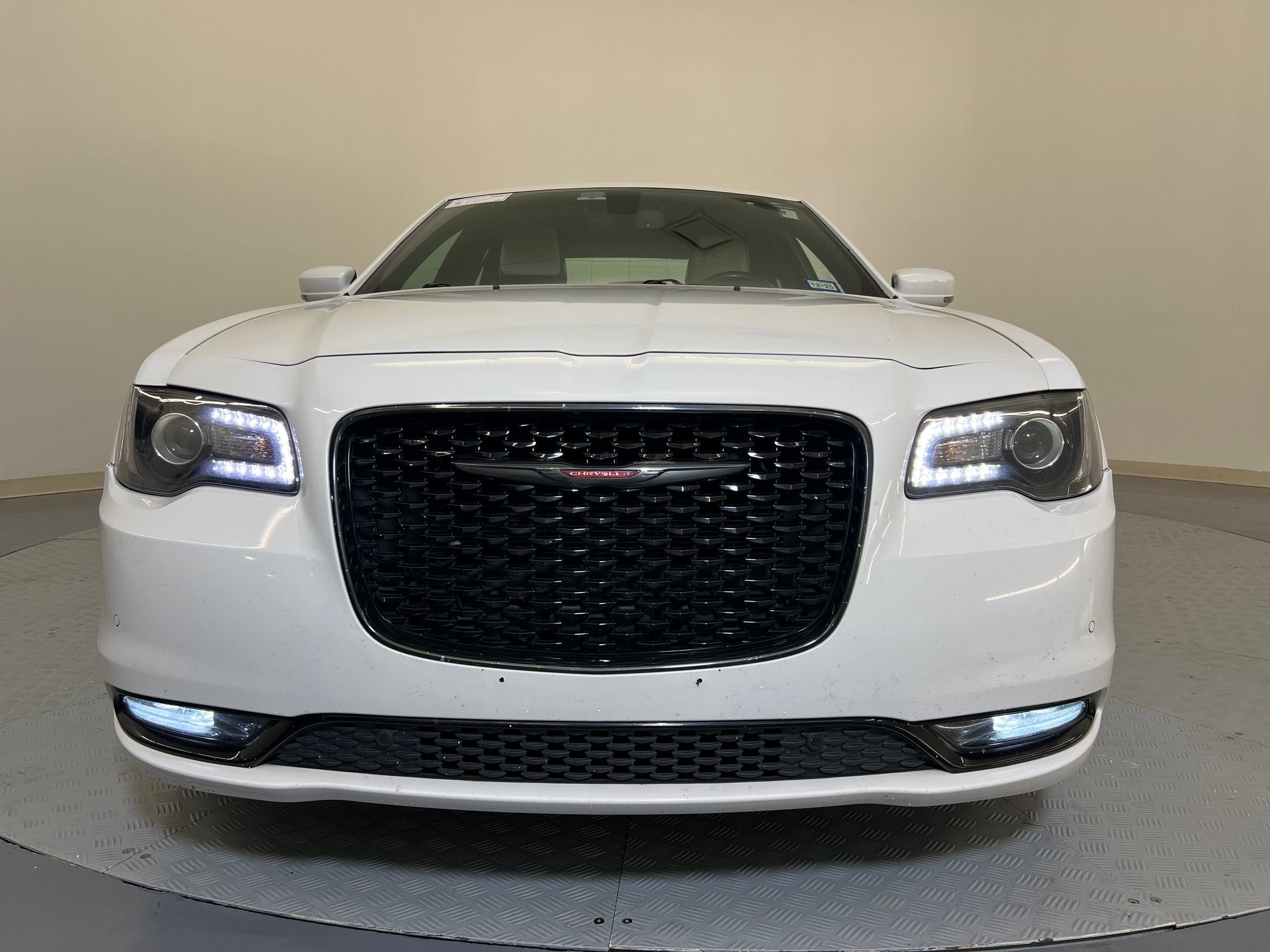 2021 Chrysler 300 S photo 4