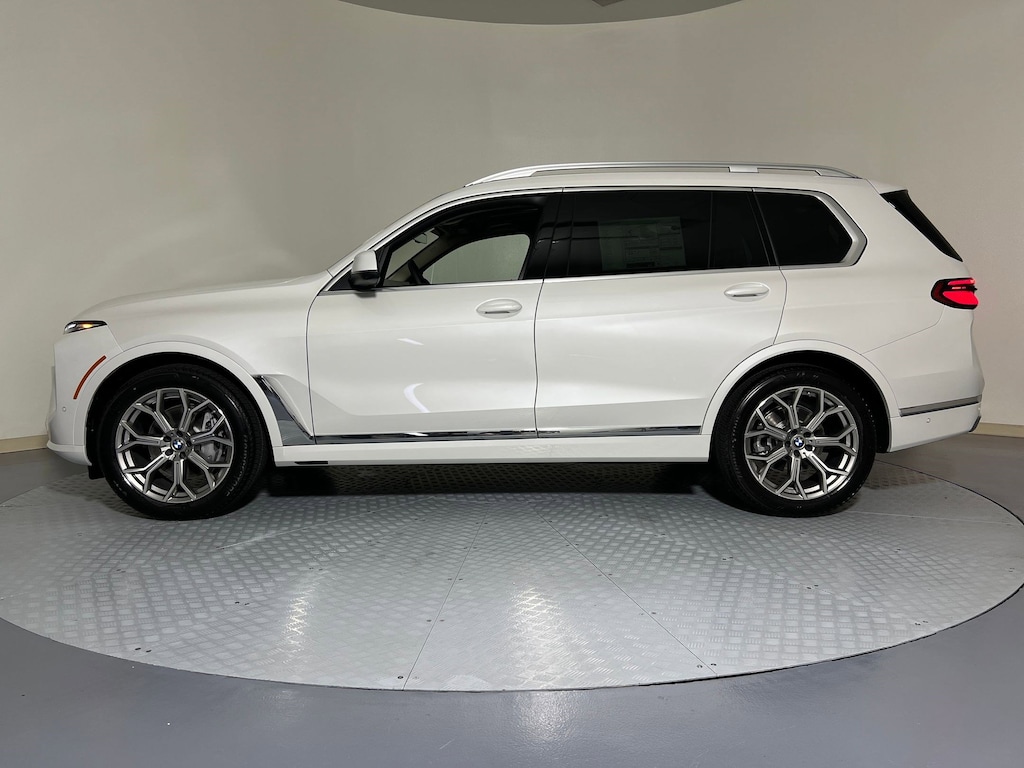 New 2026 BMW X7 xDrive40i SUV