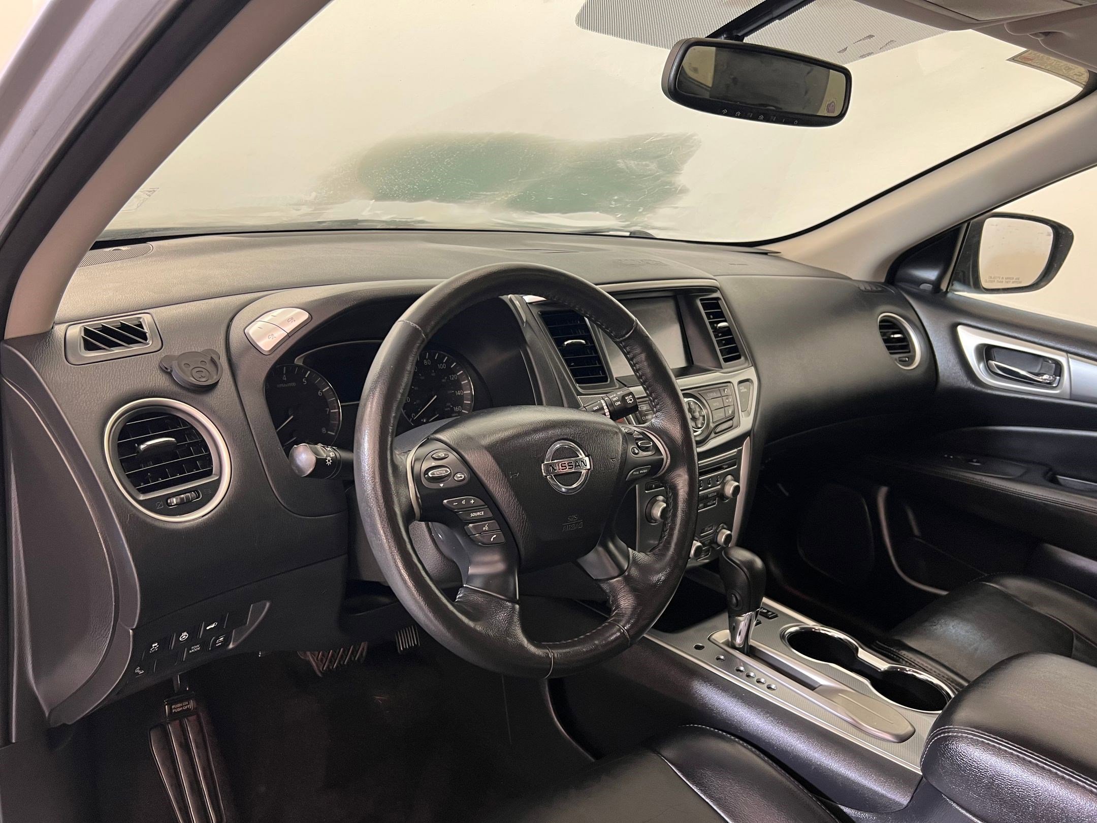 2020 Nissan Pathfinder SL photo 3