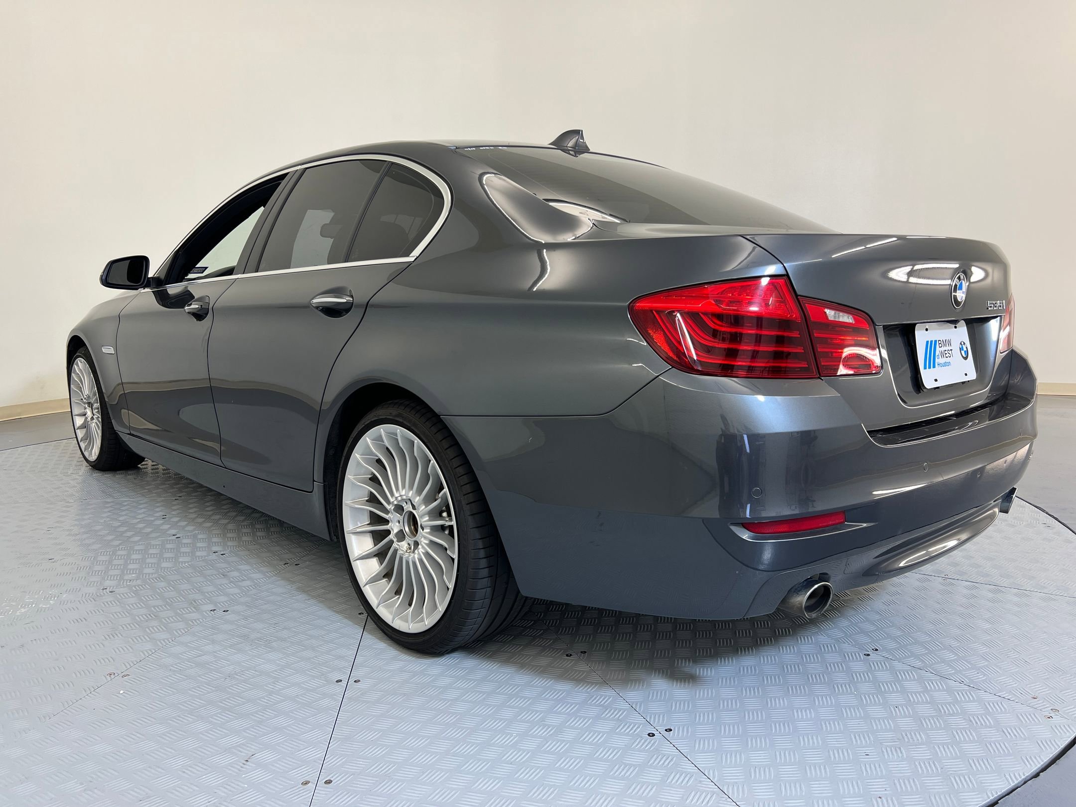 2016 Bmw 535i 5-Series photo 3