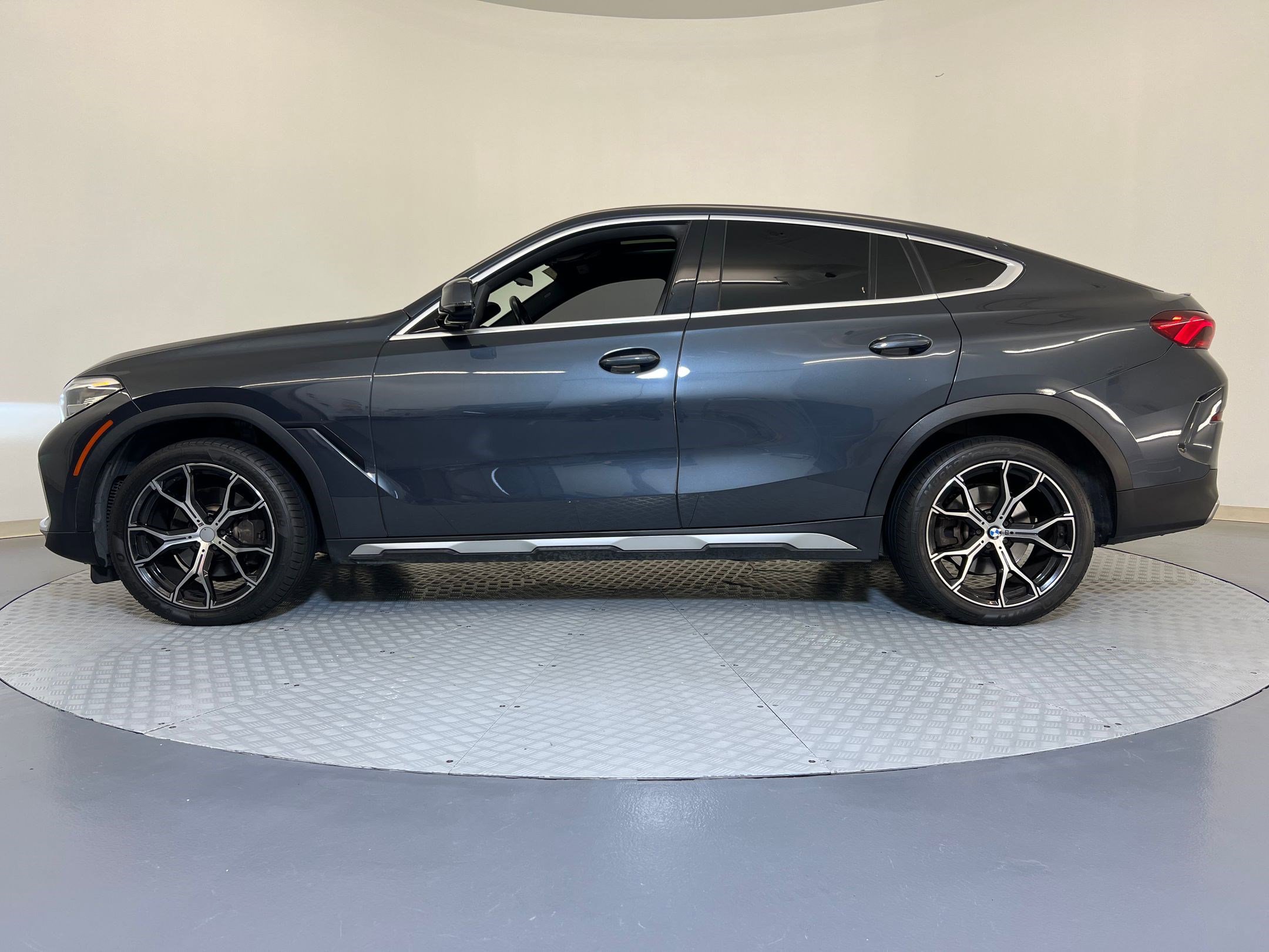 2022 Bmw X6 xDrive40i photo 2