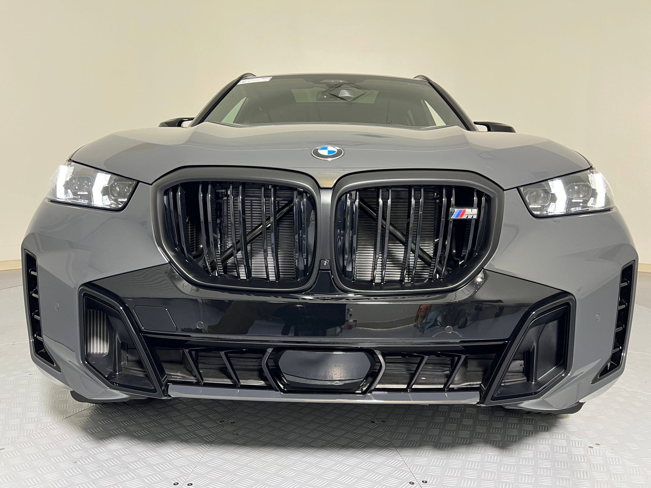 X5 M60i SUV