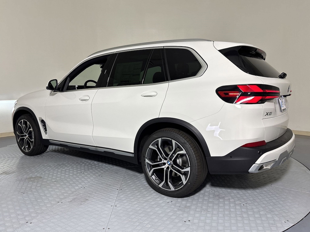 New 2026 BMW X5 sDrive40i SUV