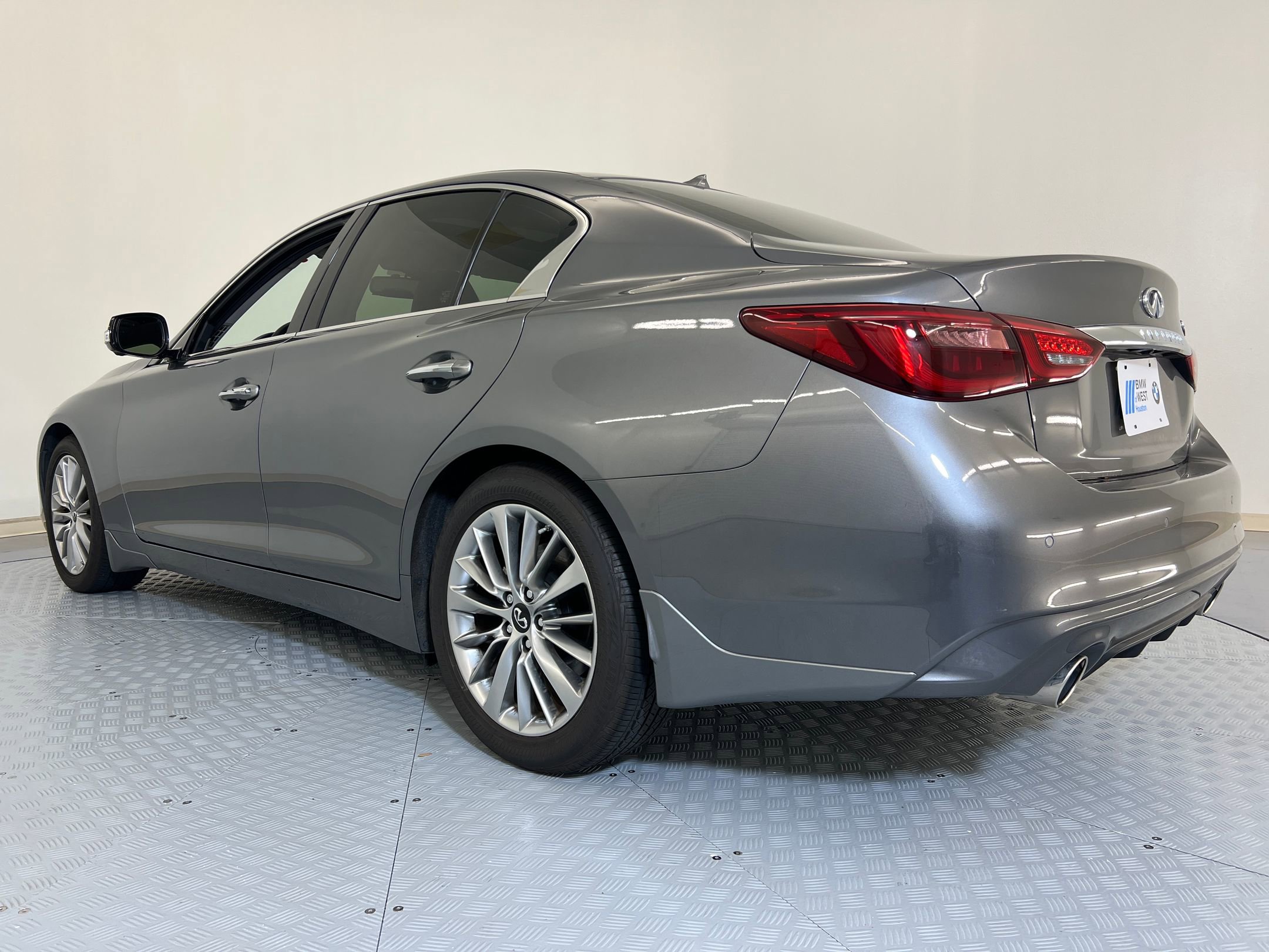 2024 Infiniti Q50 LUXE photo 3