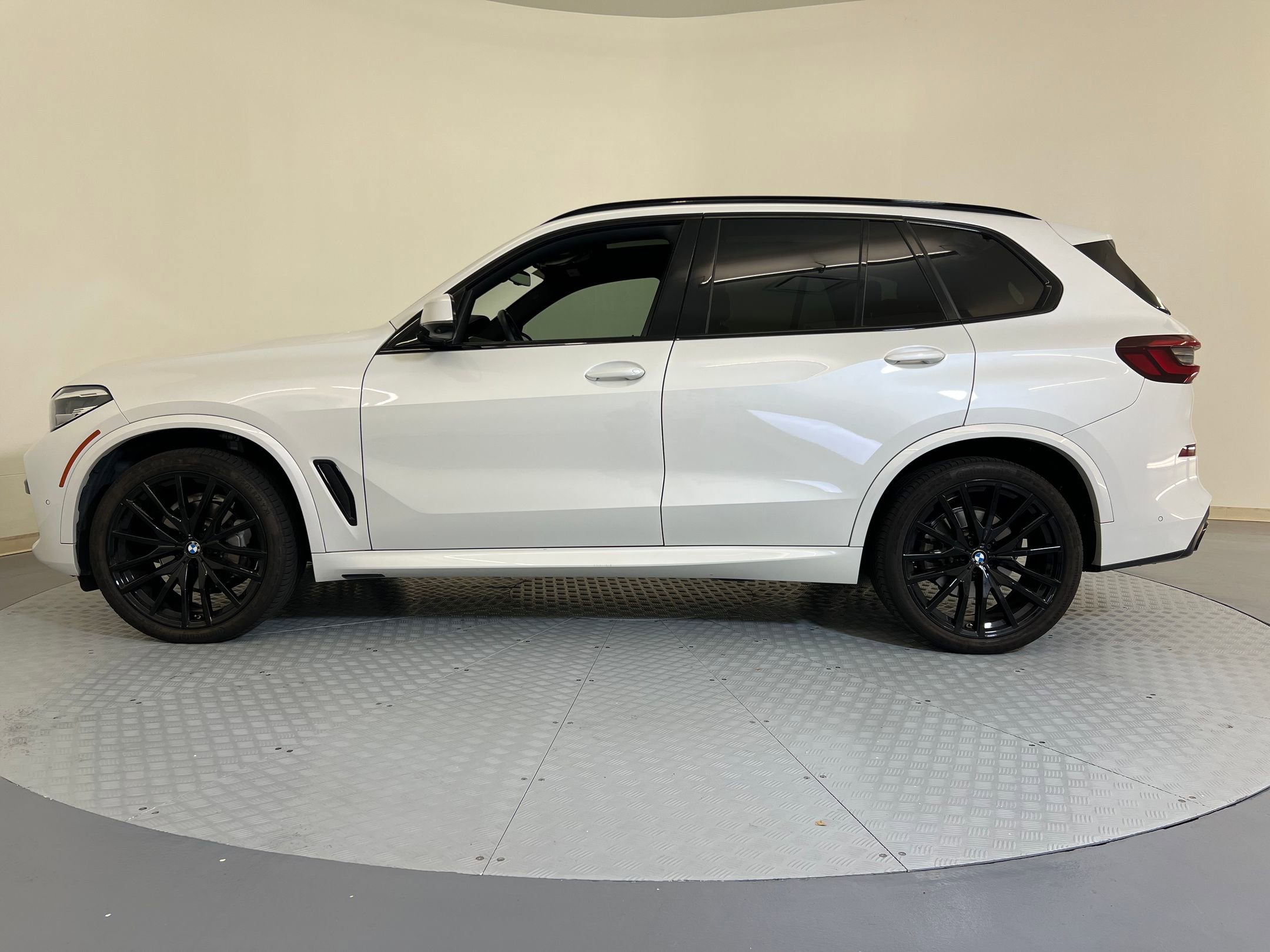 2022 Bmw X5 sDrive40i photo 2