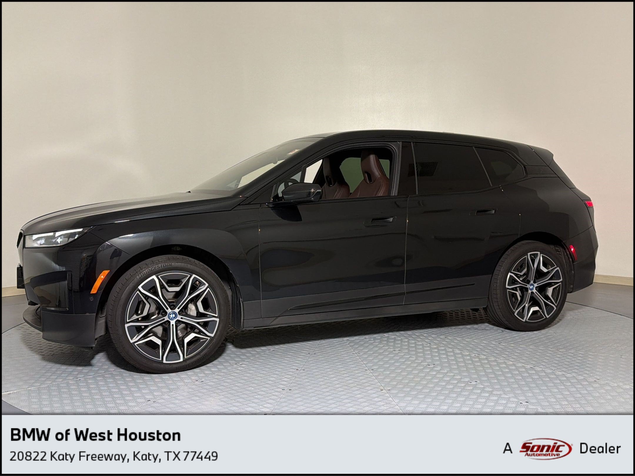 2024 BMW iX xDrive50's photo