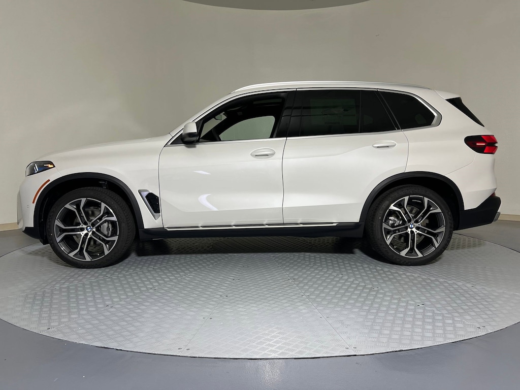 New 2026 BMW X5 sDrive40i SUV