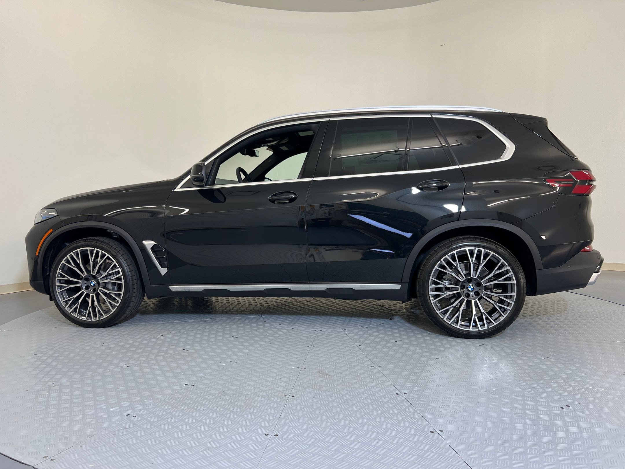 2026 Bmw X5 sDrive40i photo 2