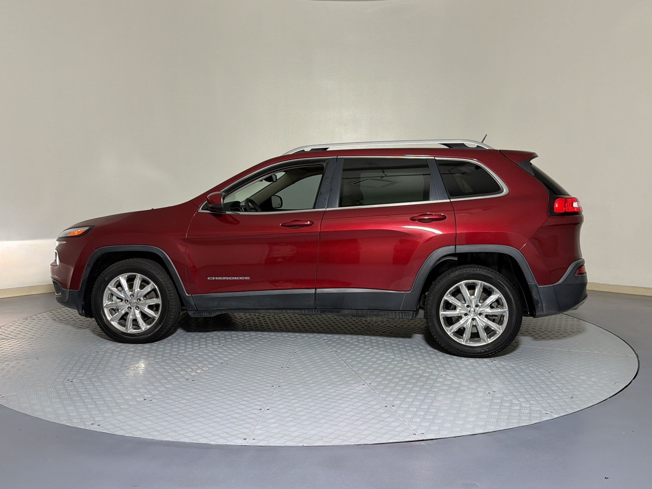 Used 2015 Jeep Cherokee Limited with VIN 1C4PJLDS3FW547827 for sale in Katy, TX