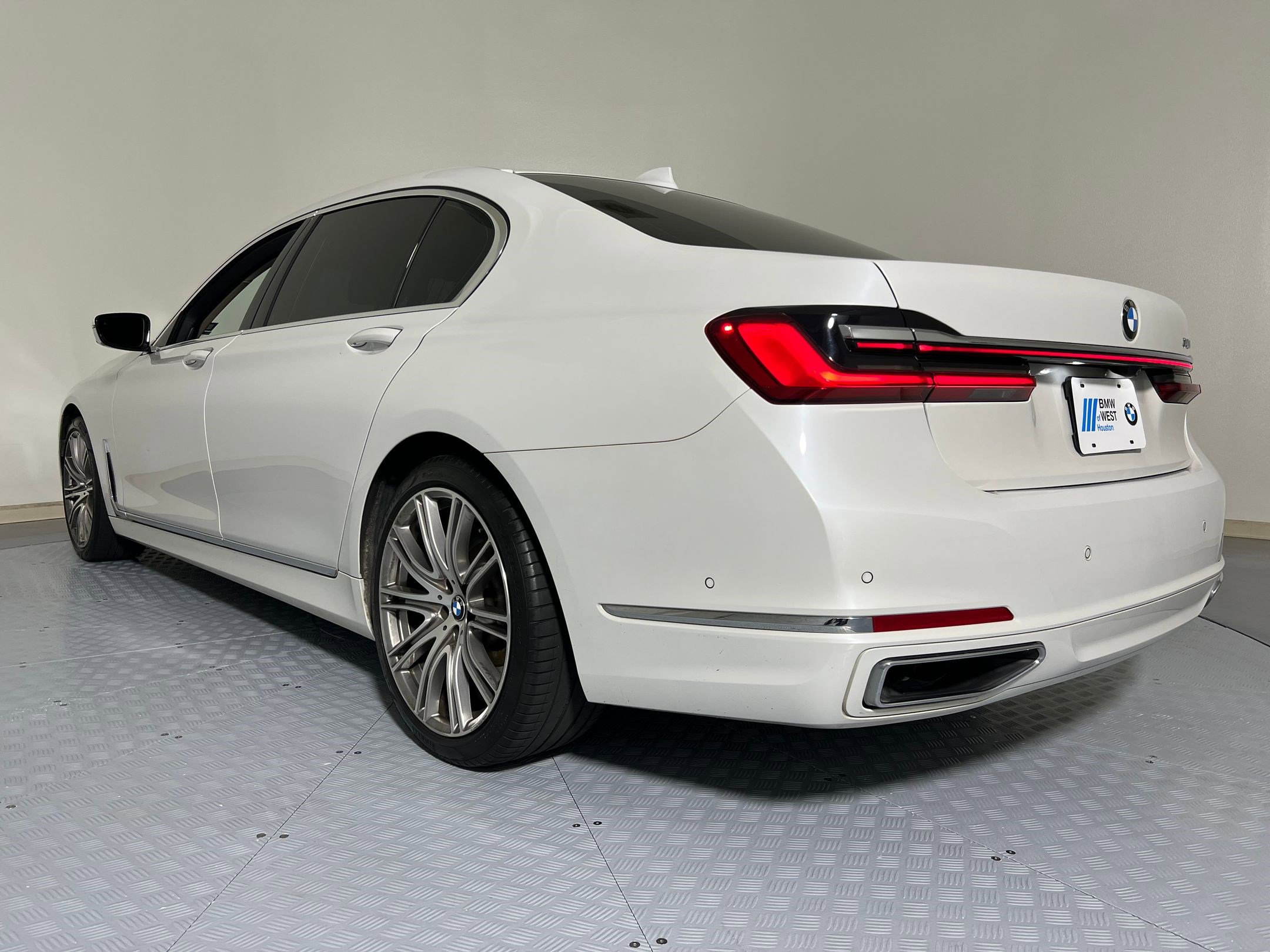 2022 Bmw 740i photo 3