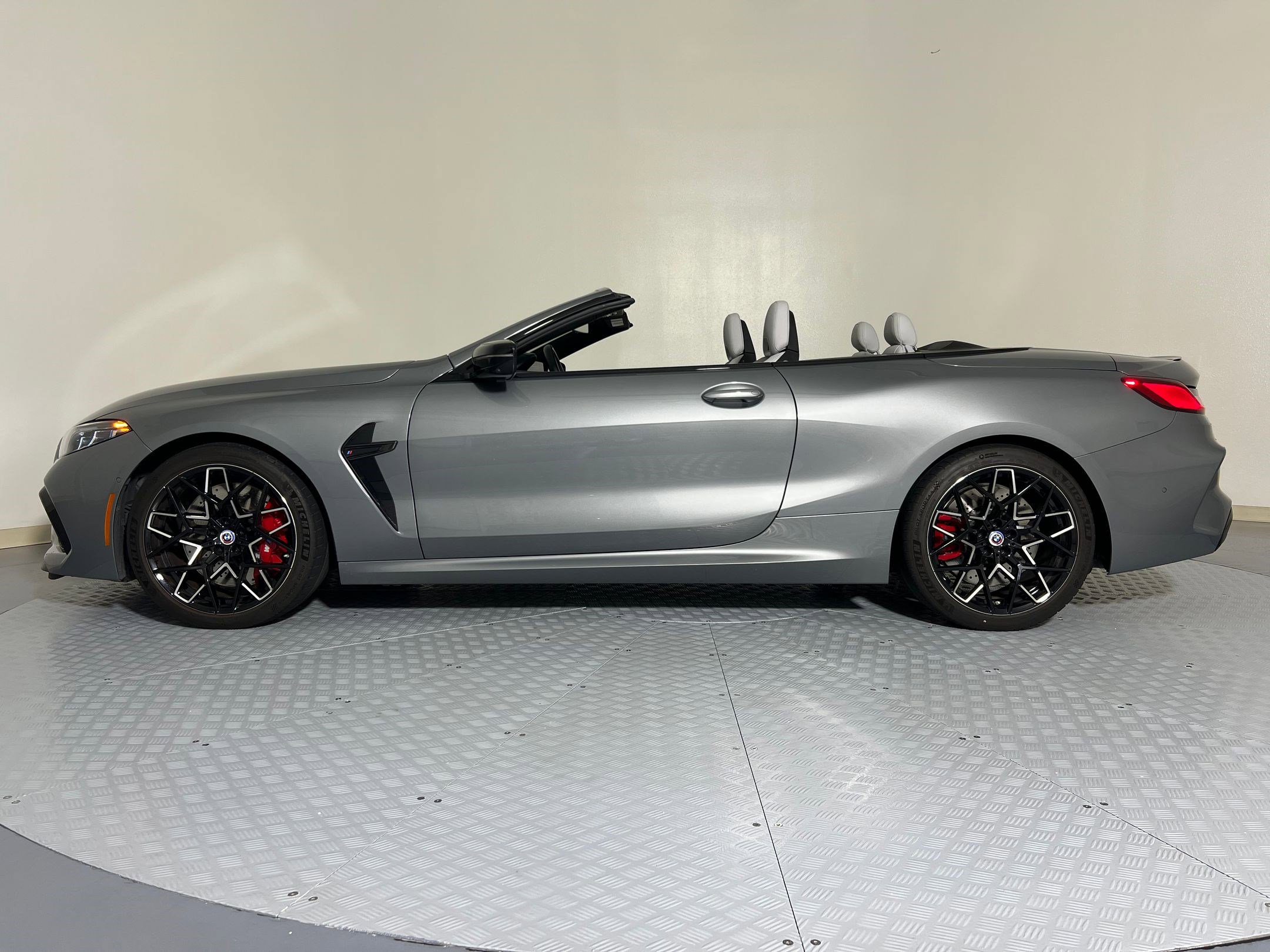 2023 Bmw M8 Competition Convertible photo 2