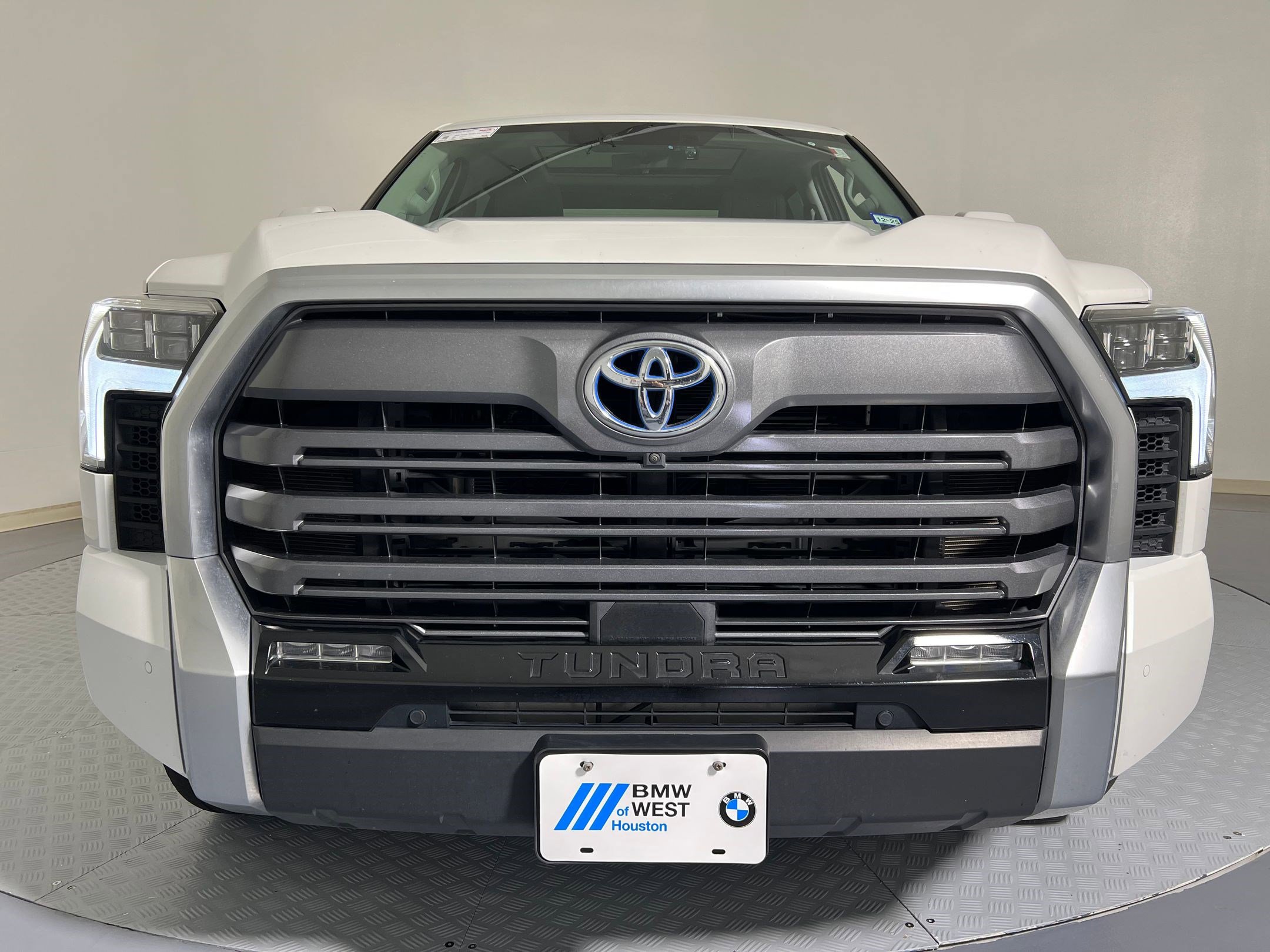 2024 Toyota Tundra Limited photo 4
