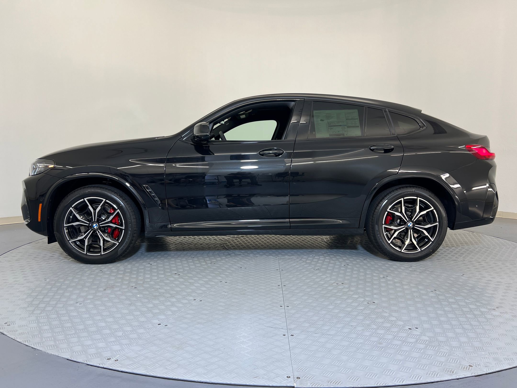 2025 Bmw X4 xDrive30i photo 2