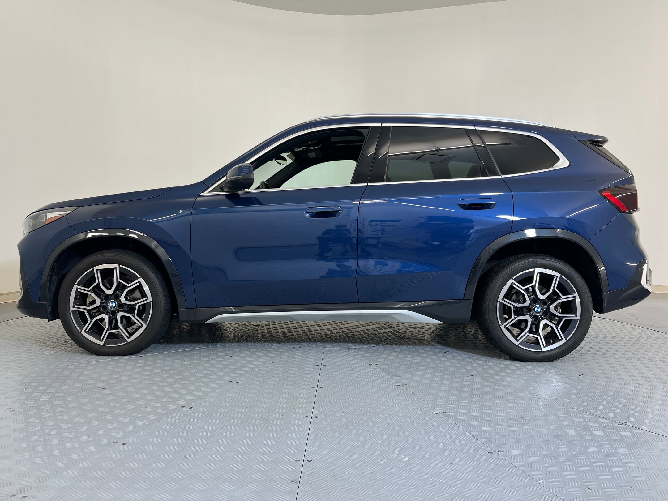 2025 Bmw X1 XDrive28i photo 2