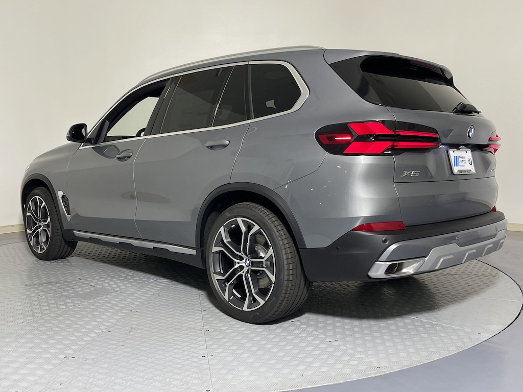 New 2026 BMW X5 sDrive40i SUV
