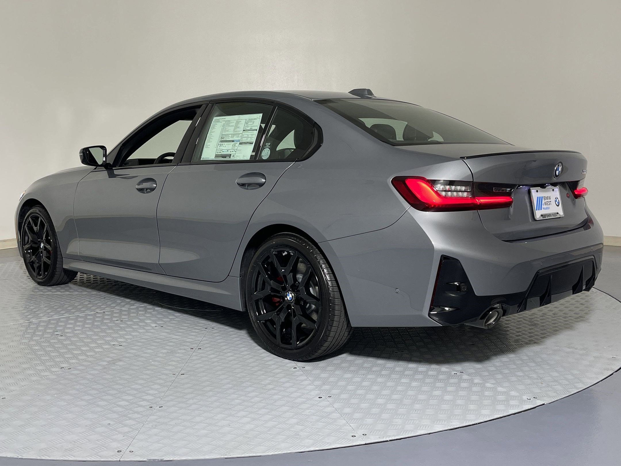 2025 Bmw 330i Sedan photo 2